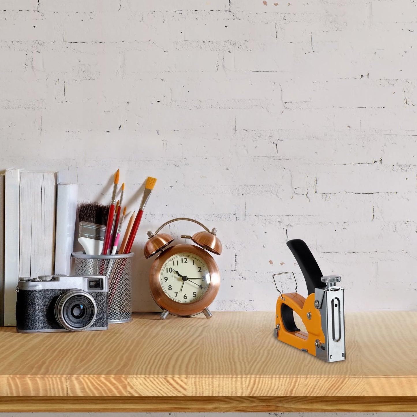 Hand packer with 500 staples