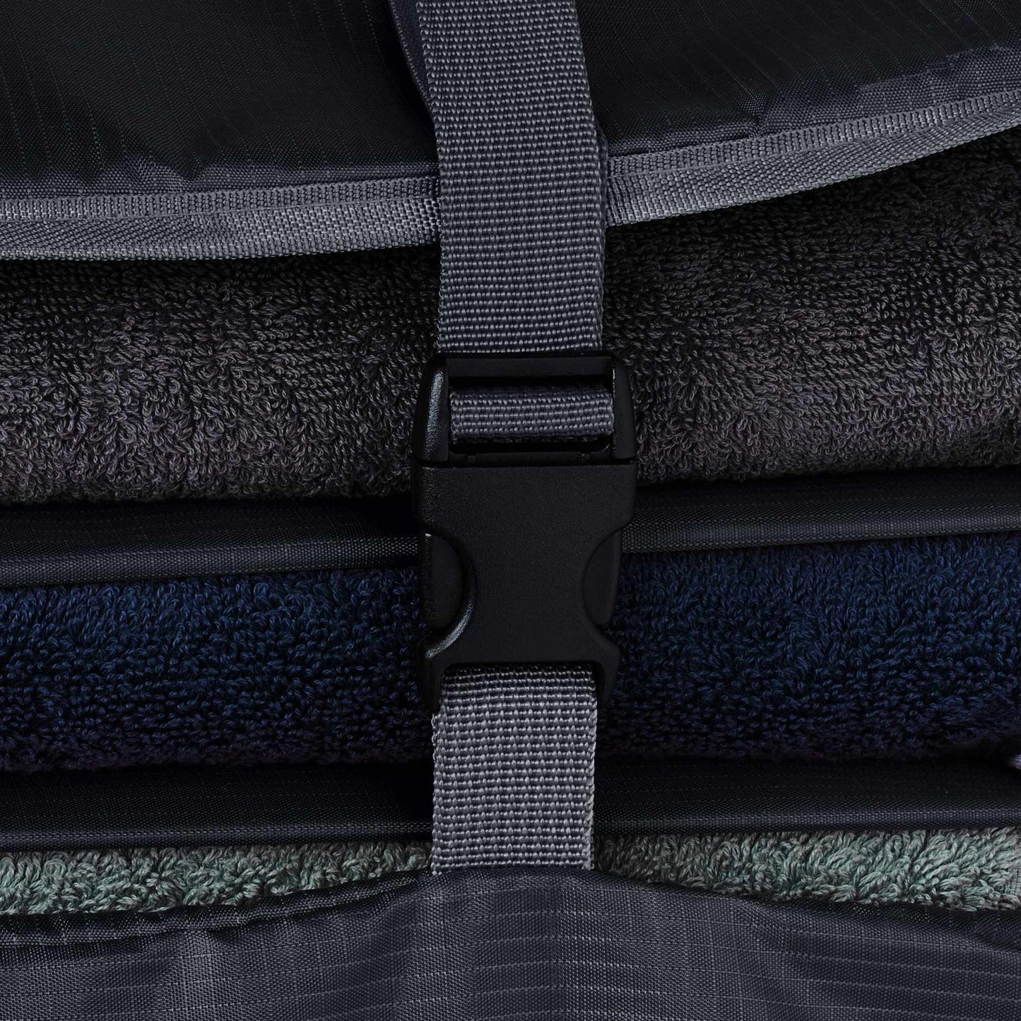 Hanging travel organizer 4 compartments