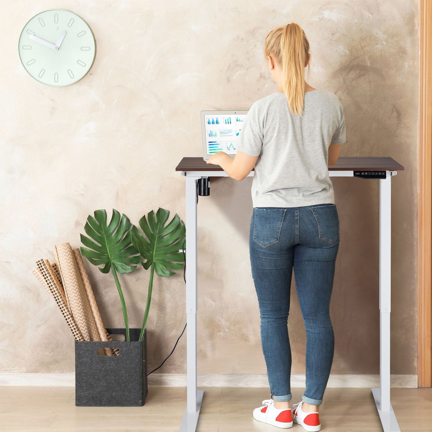 Height adjustable table frame