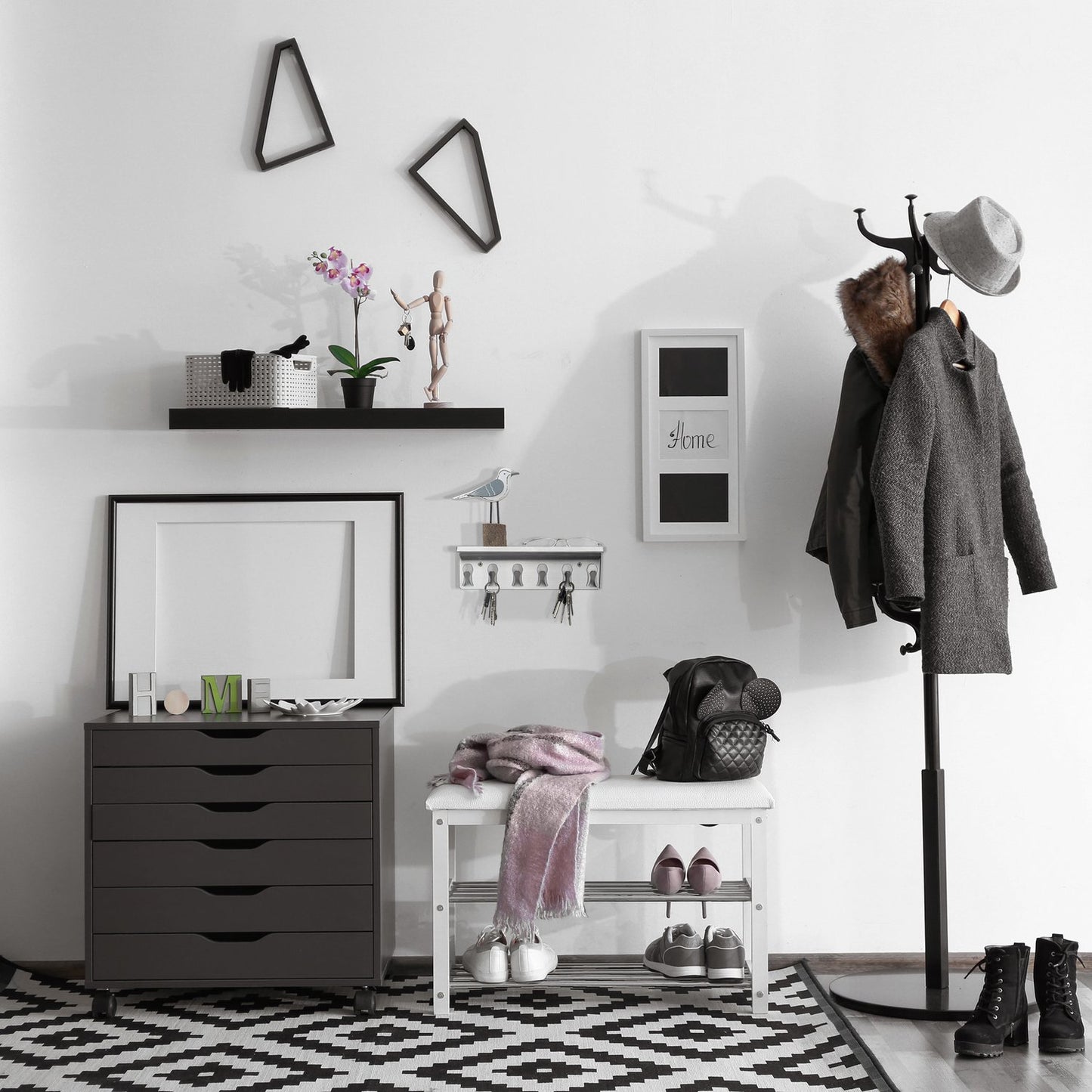 Hook strip with shelf