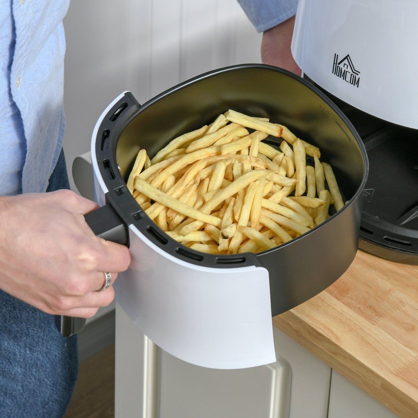Air Fryer 2.5L, 1300W, non-stick basket, white/black