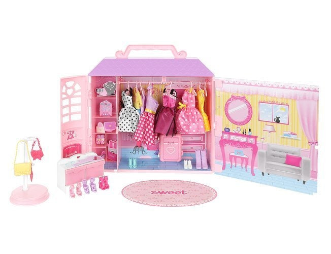 House with clothes + doll