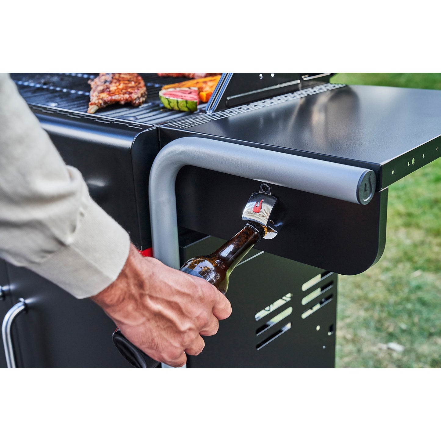 Hybrid Grill Gas2Coal 2.0, 3+1 Burners, Gas or Charcoal