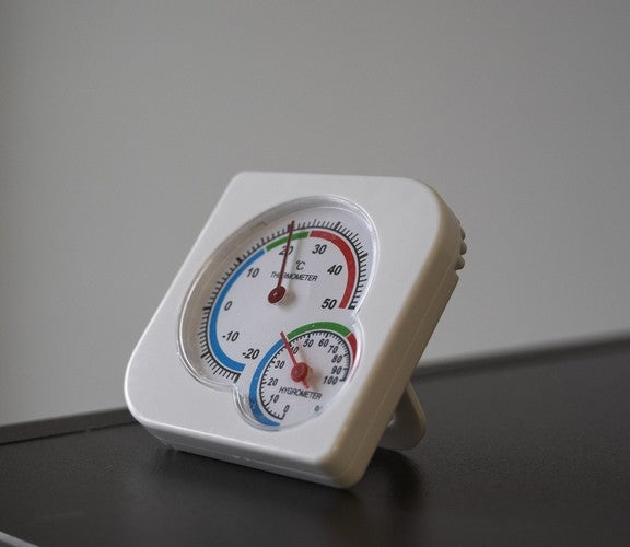 Hygrometer - an analogue humidity meter