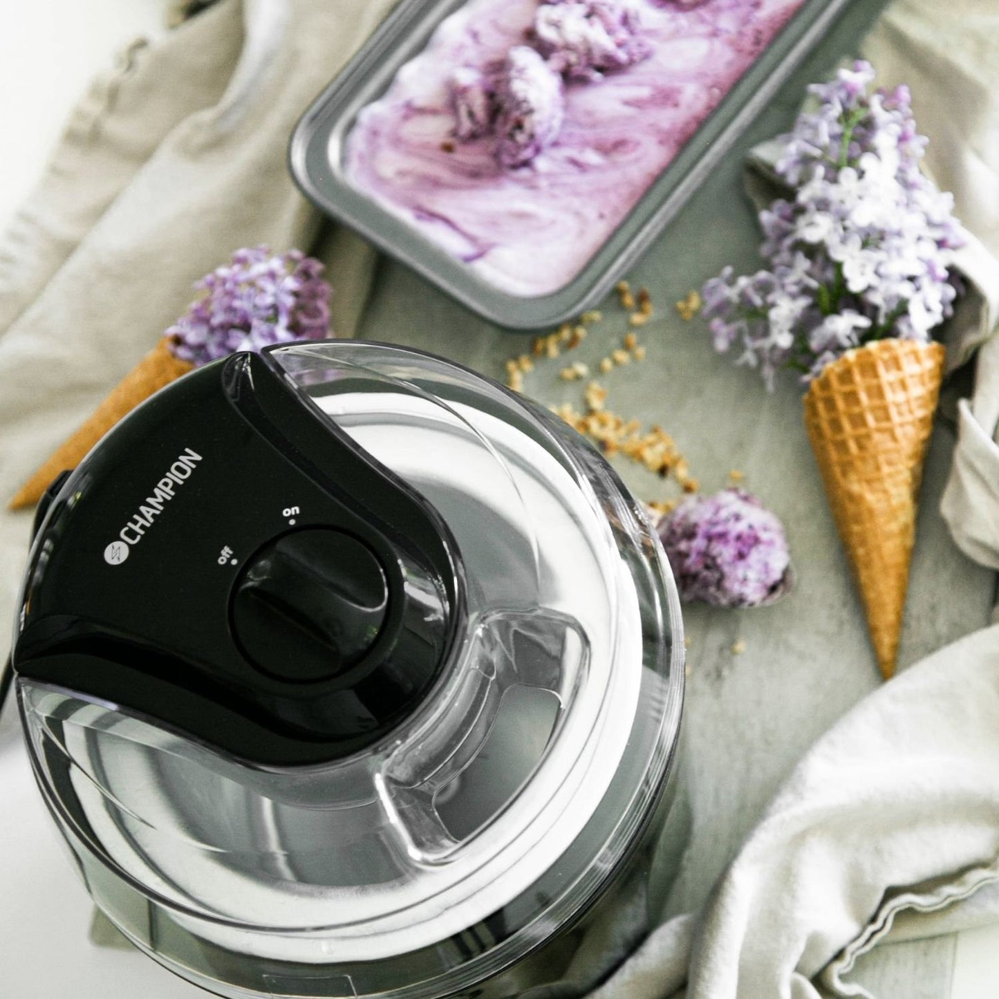 Ice cream maker 1.5L GM210 Black