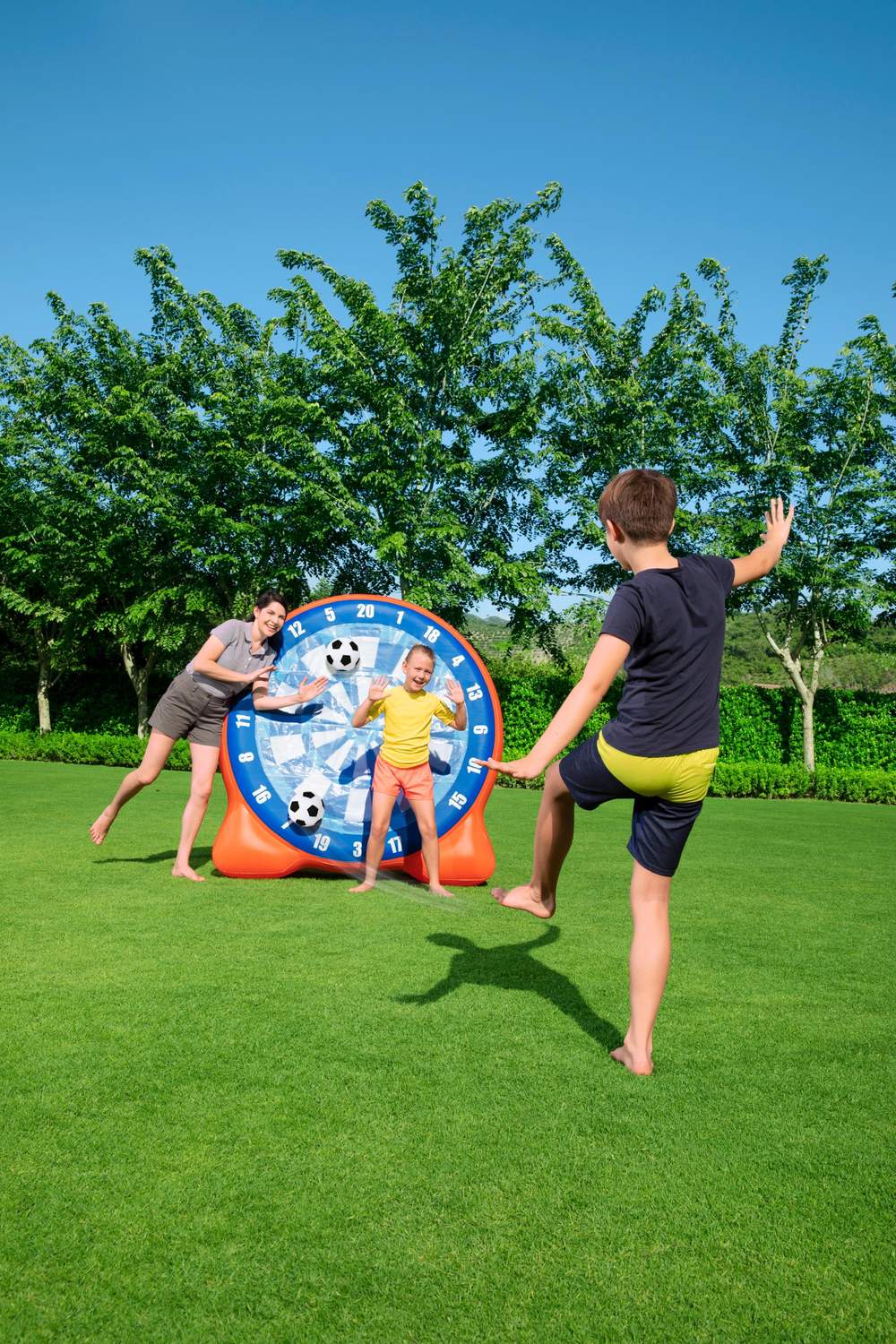 Inflatable Soccer Dartboard with Balls, 157 x 107 x 157 cm