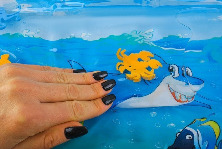Inflatable play mat for children