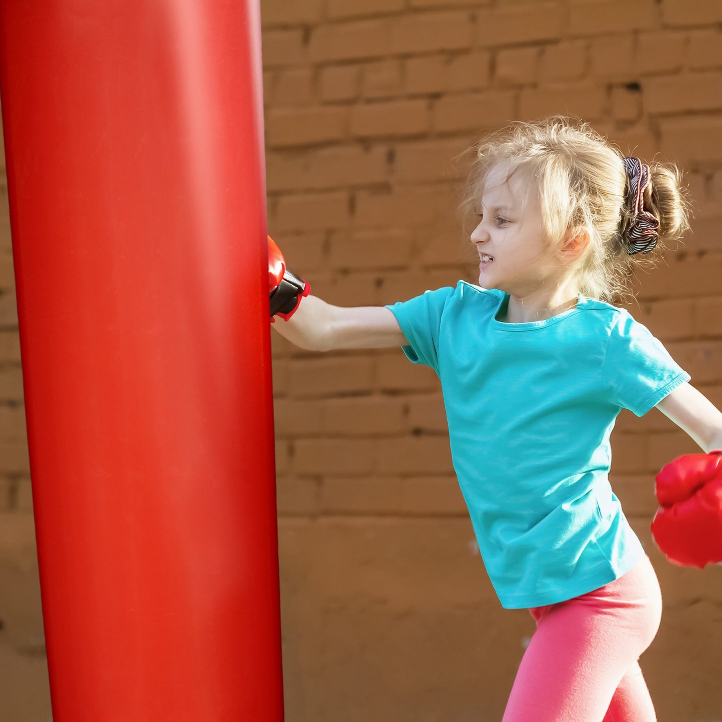 Inflatable punching bag