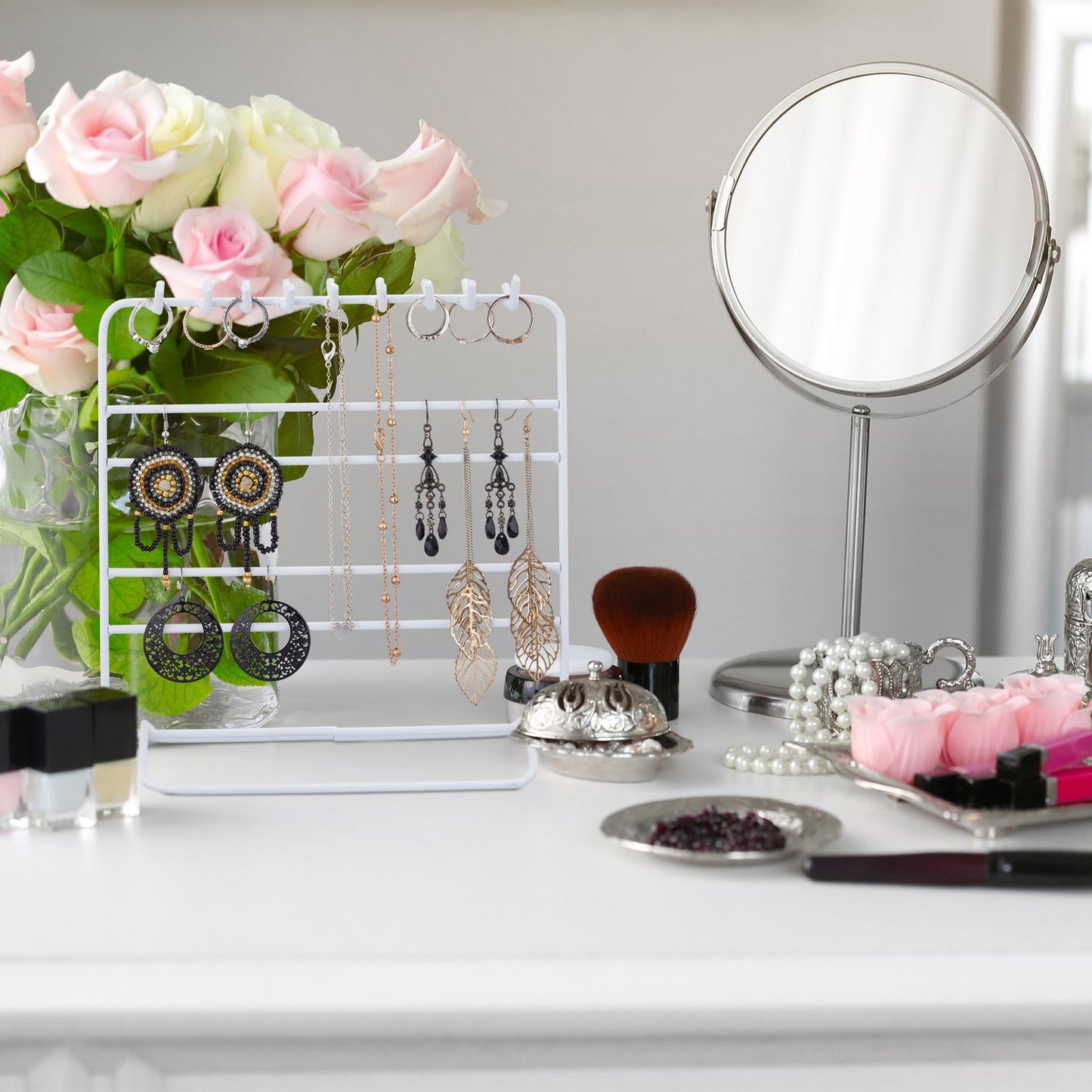 Jewelery stand Chains and earrings