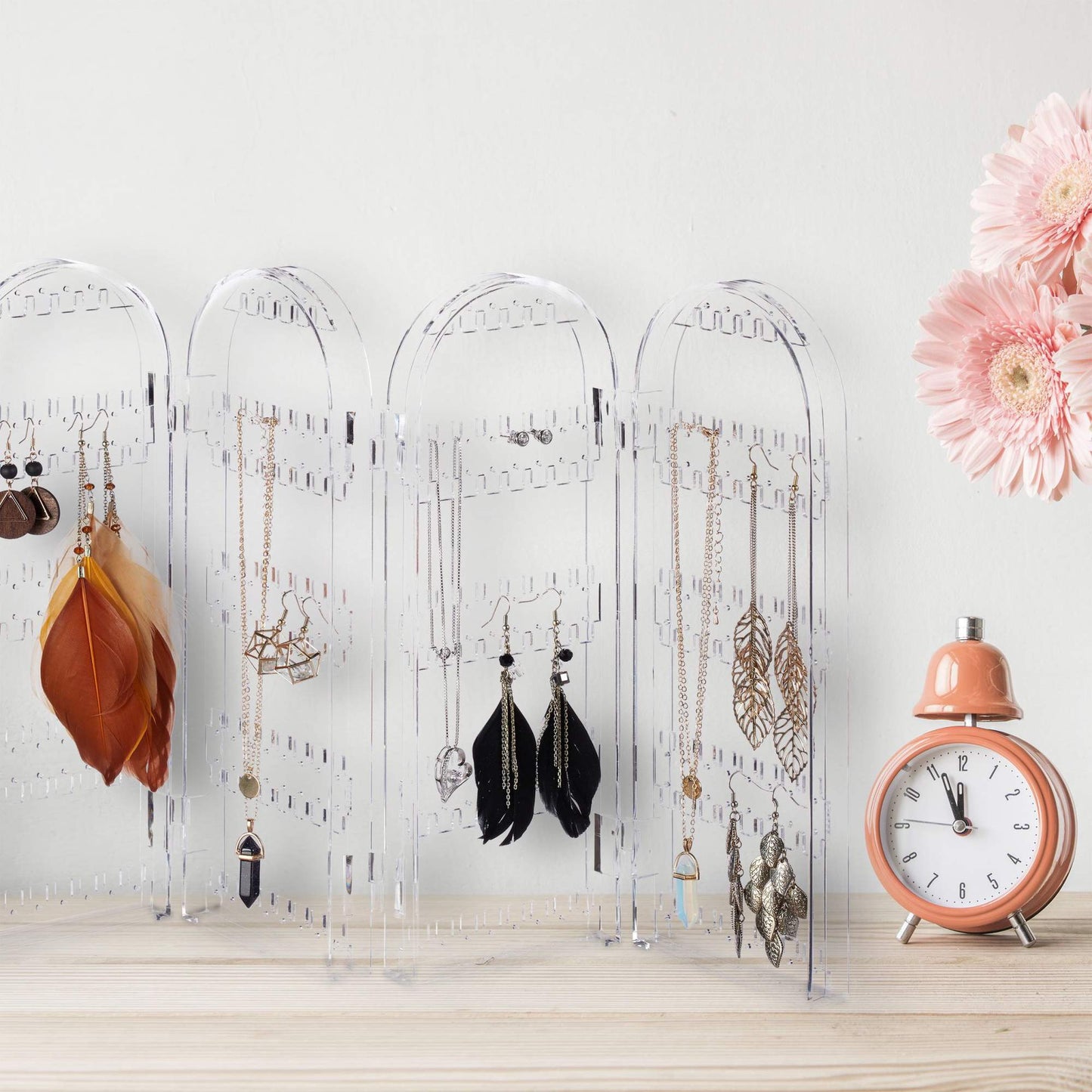 Jewelry holder in acrylic