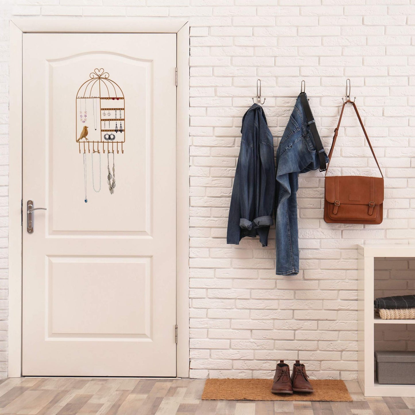Jewelry holder wall