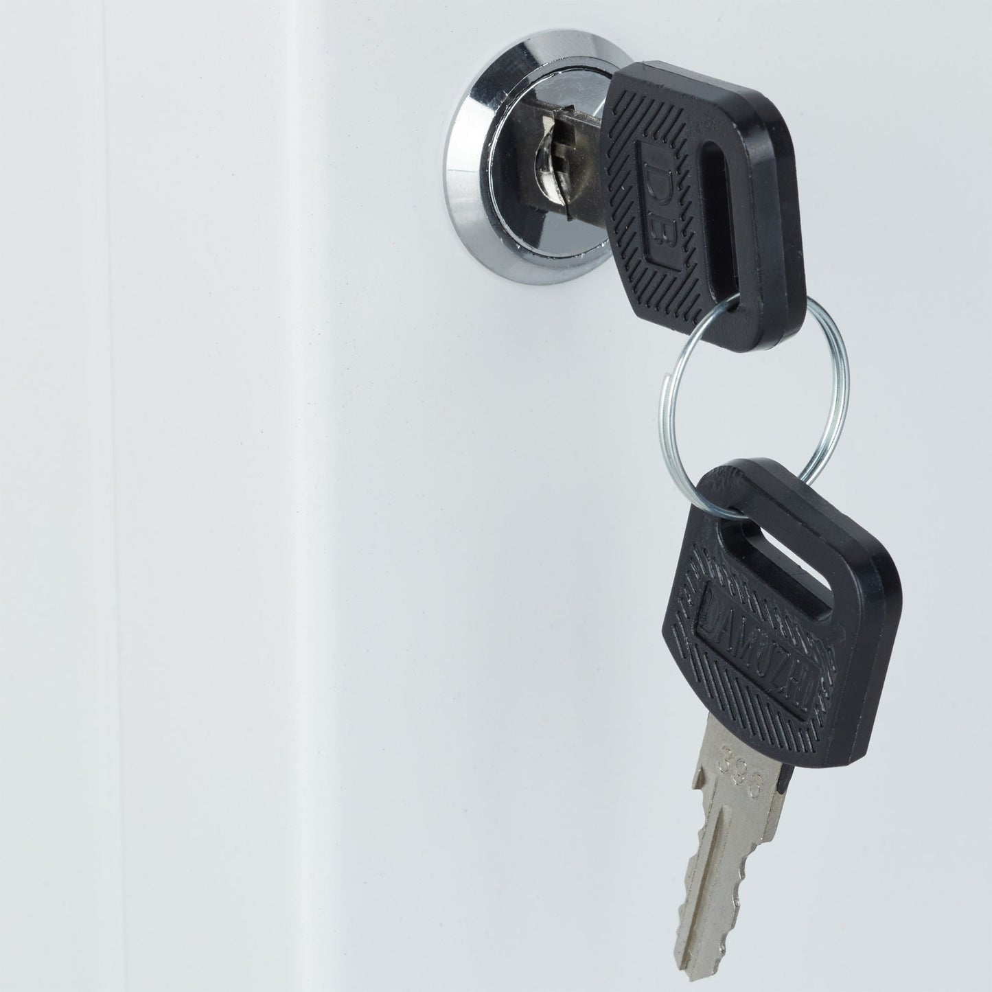 Key cabinet with lock