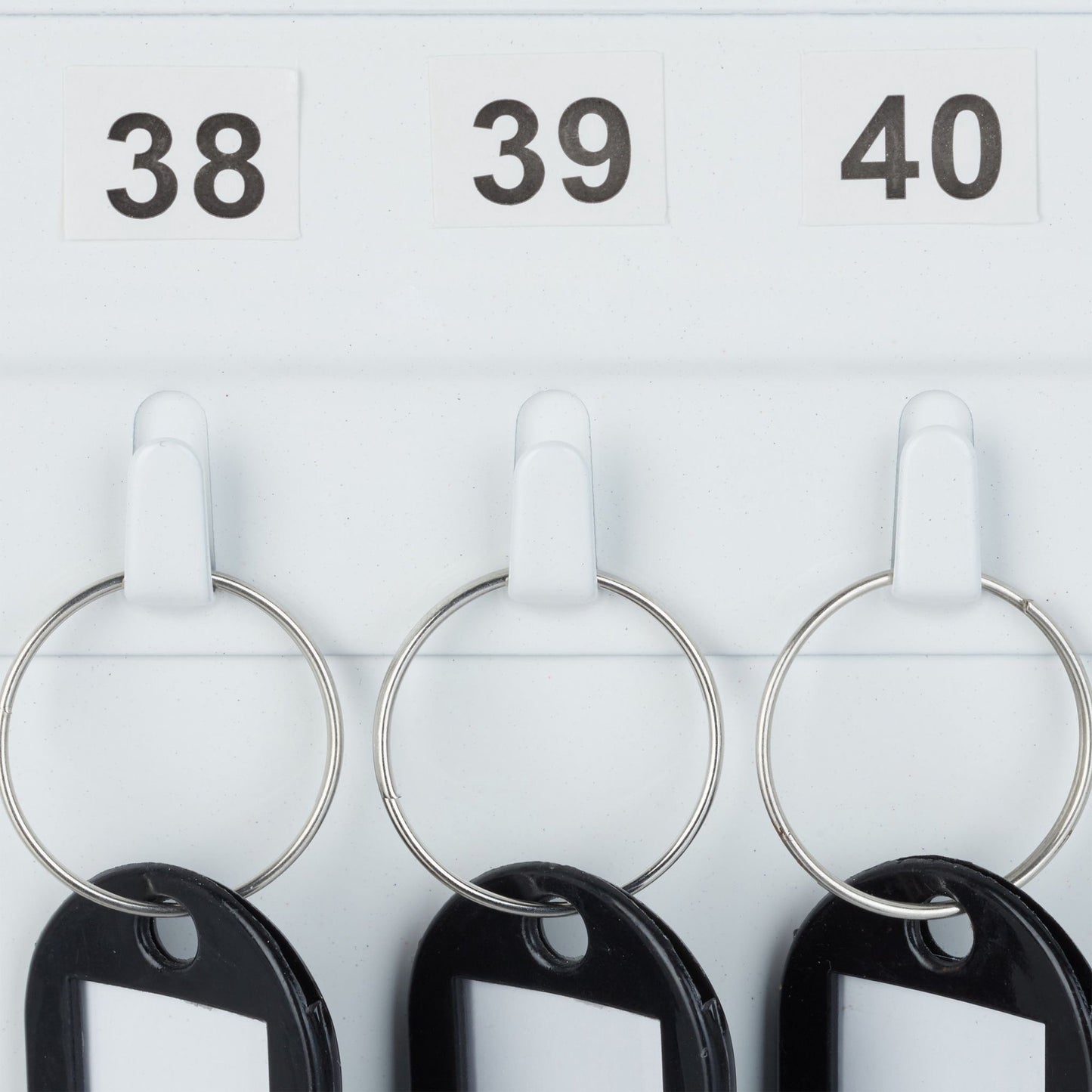 Key cabinet with lock