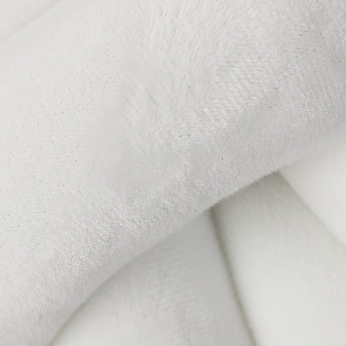 Knot cushion solid color