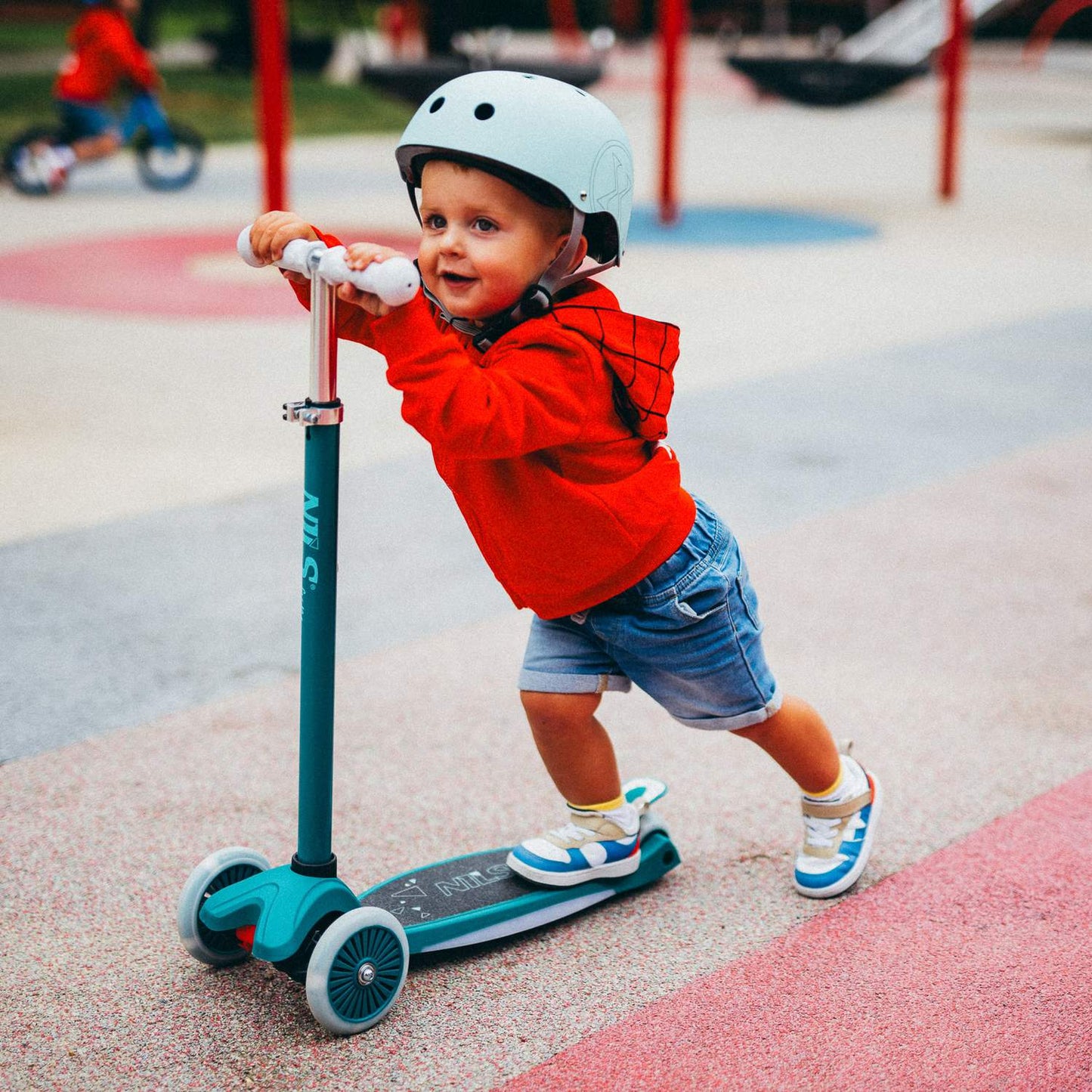 LED Scooter, Green – Adjustable Height, Foldable