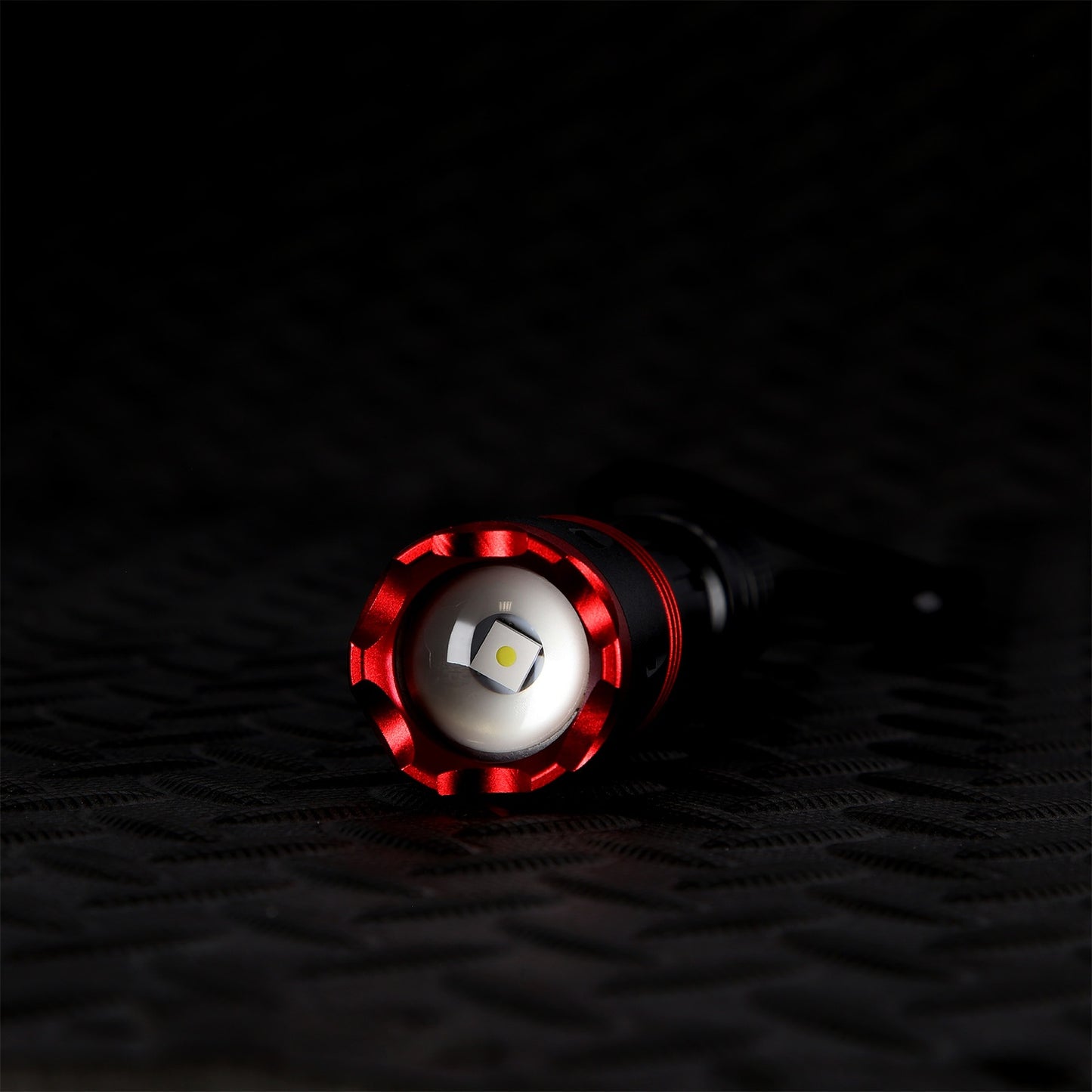 LED Torch 1000 LM – Compact, High Brightness