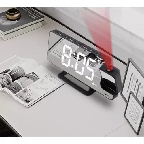 LED alarm clock with Izoxis 19576 projector