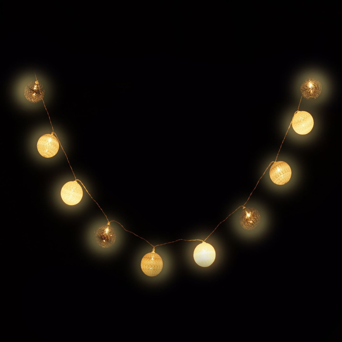 LED light chain with 10 balls
