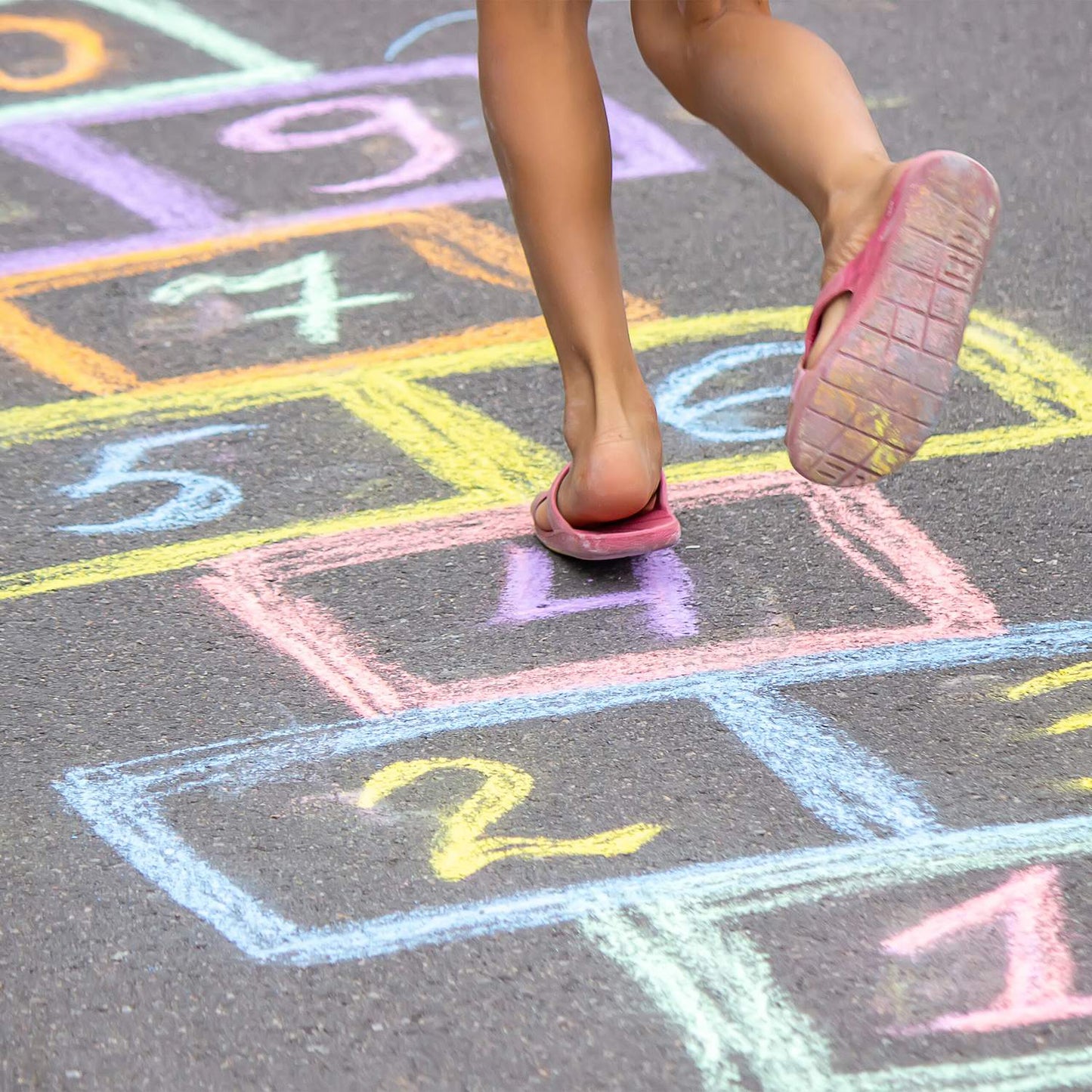 Large, Non-Toxic Chalk Set – 15 Bright Colors