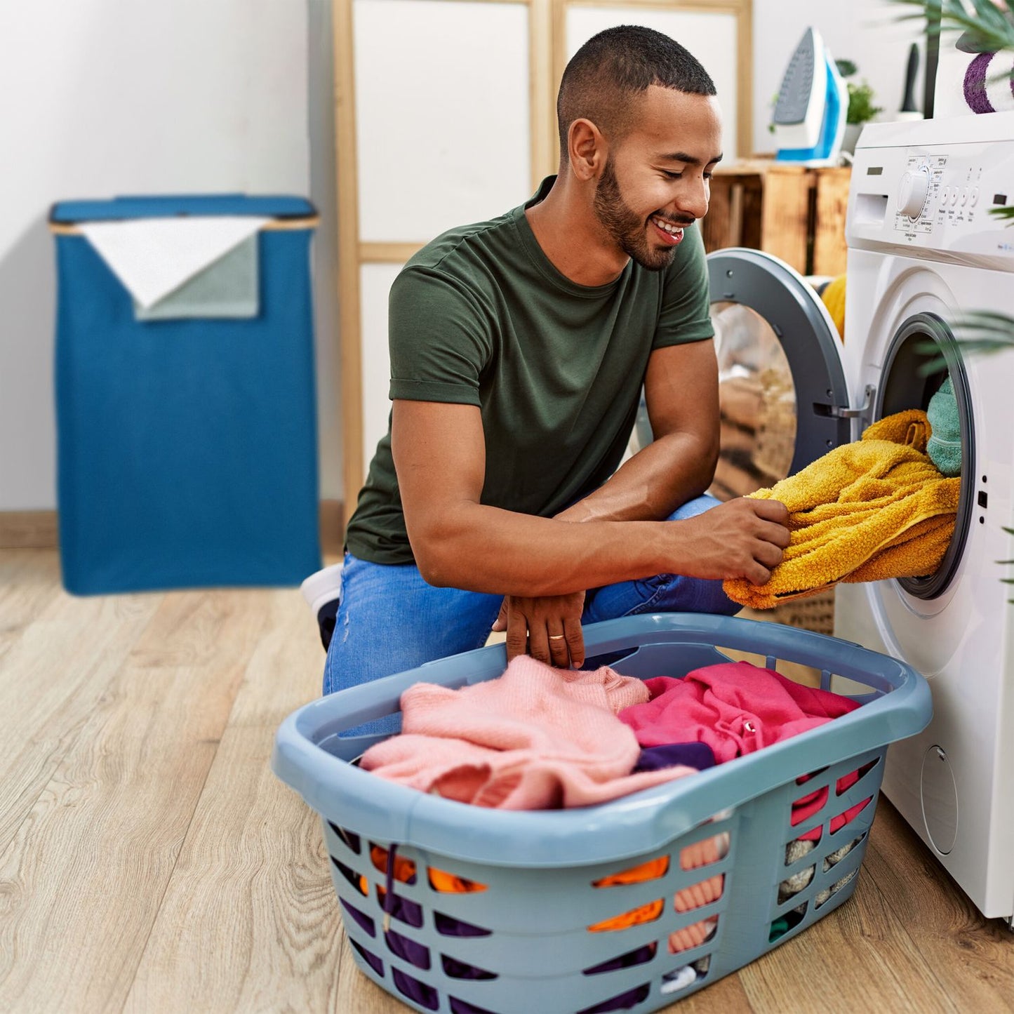 Laundry basket with lid 105 l