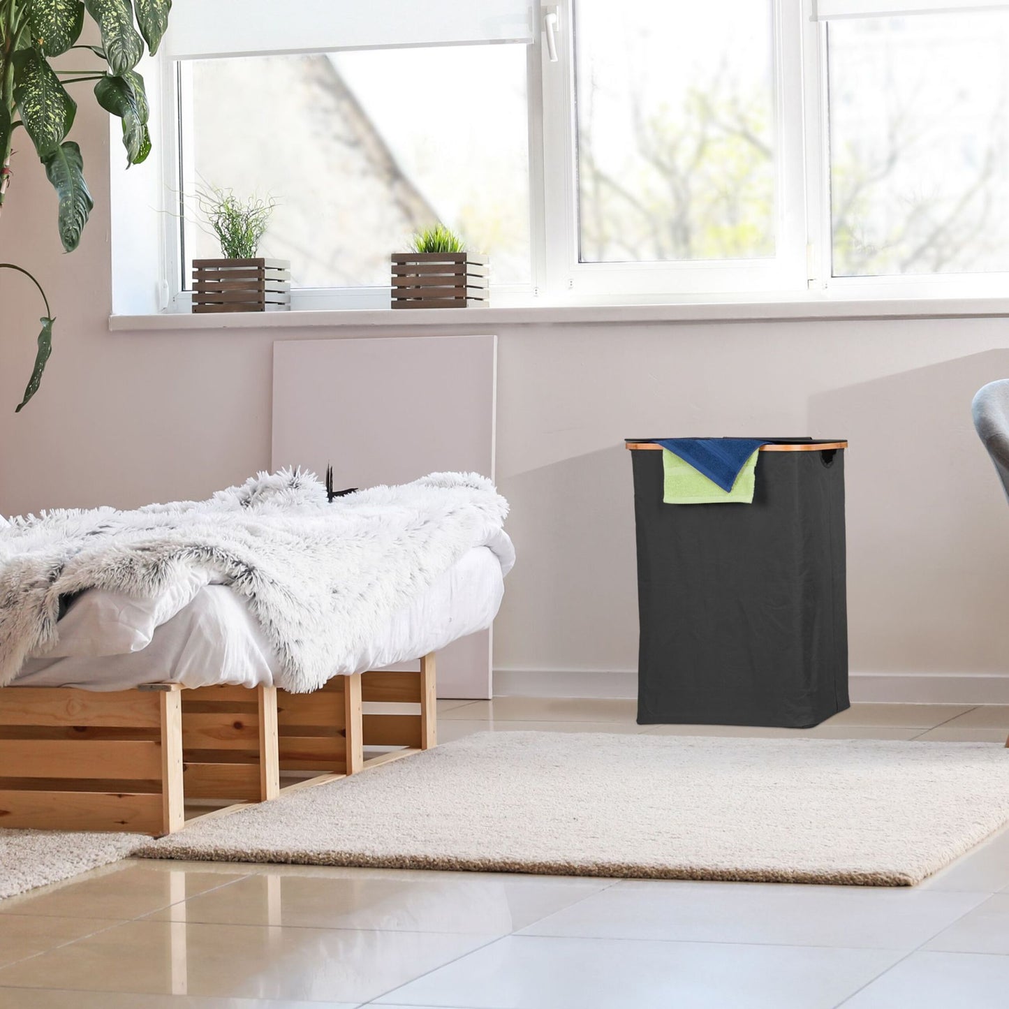 Laundry basket with lid 105 l