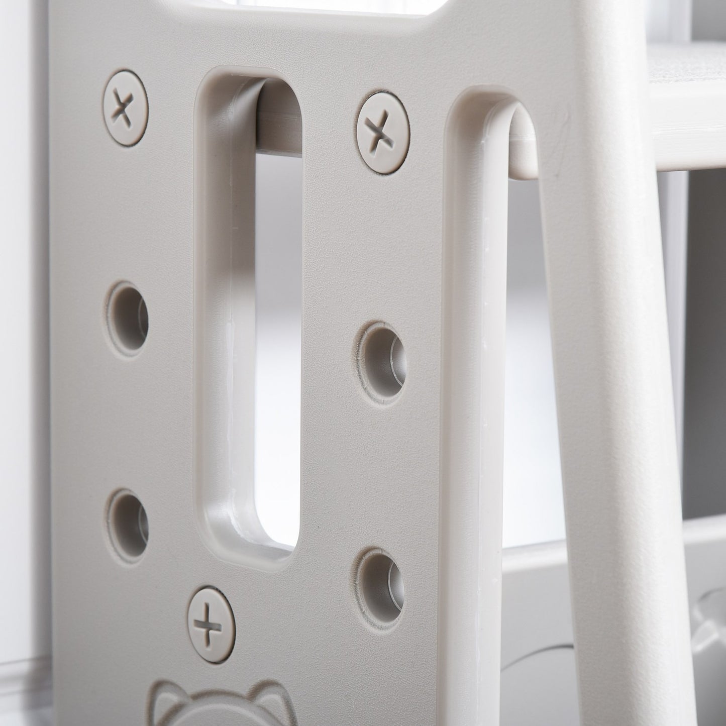 Height-adjustable Montessori Learning Tower for children