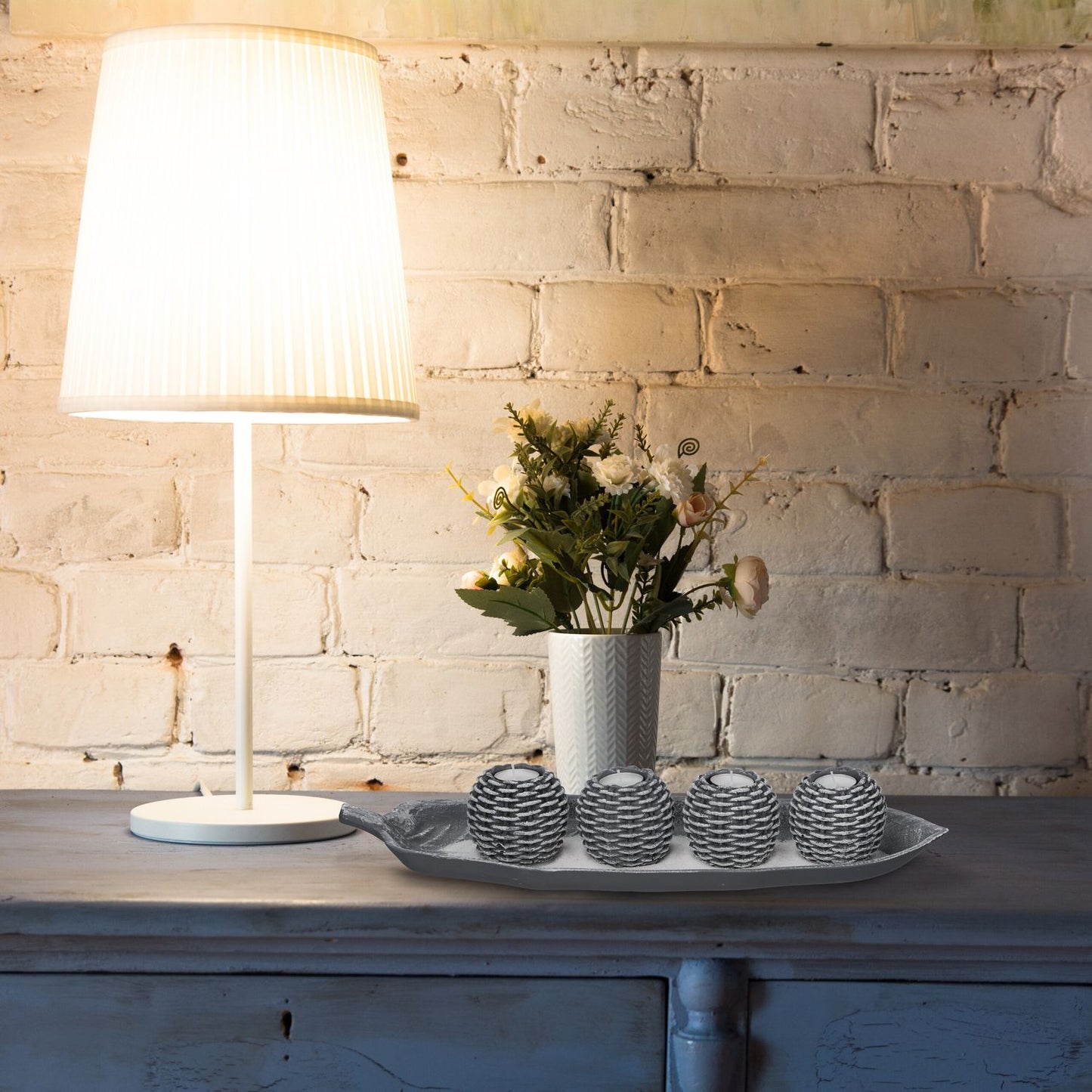 Light decoration with 4 tealight holders