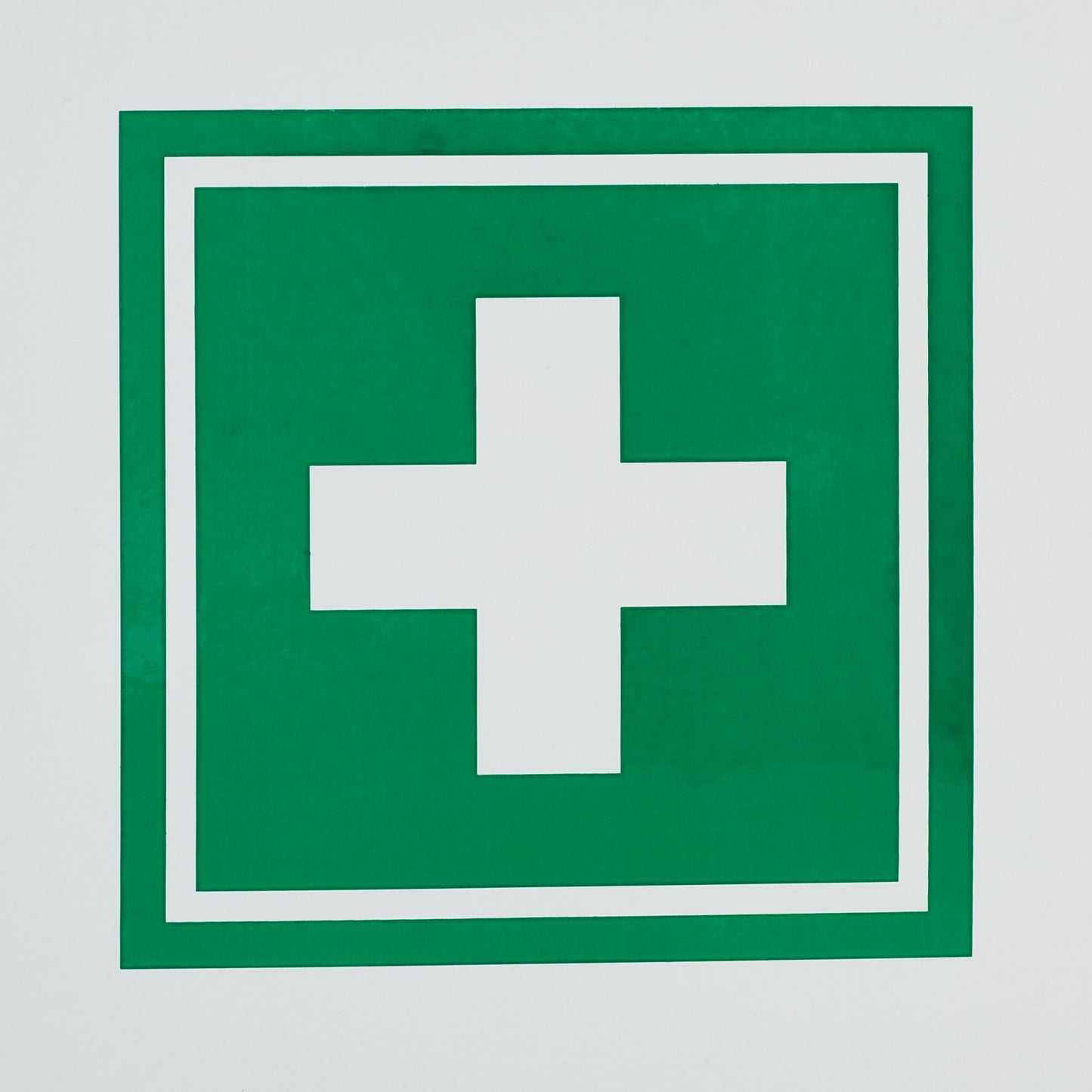 Lockable medicine cabinet