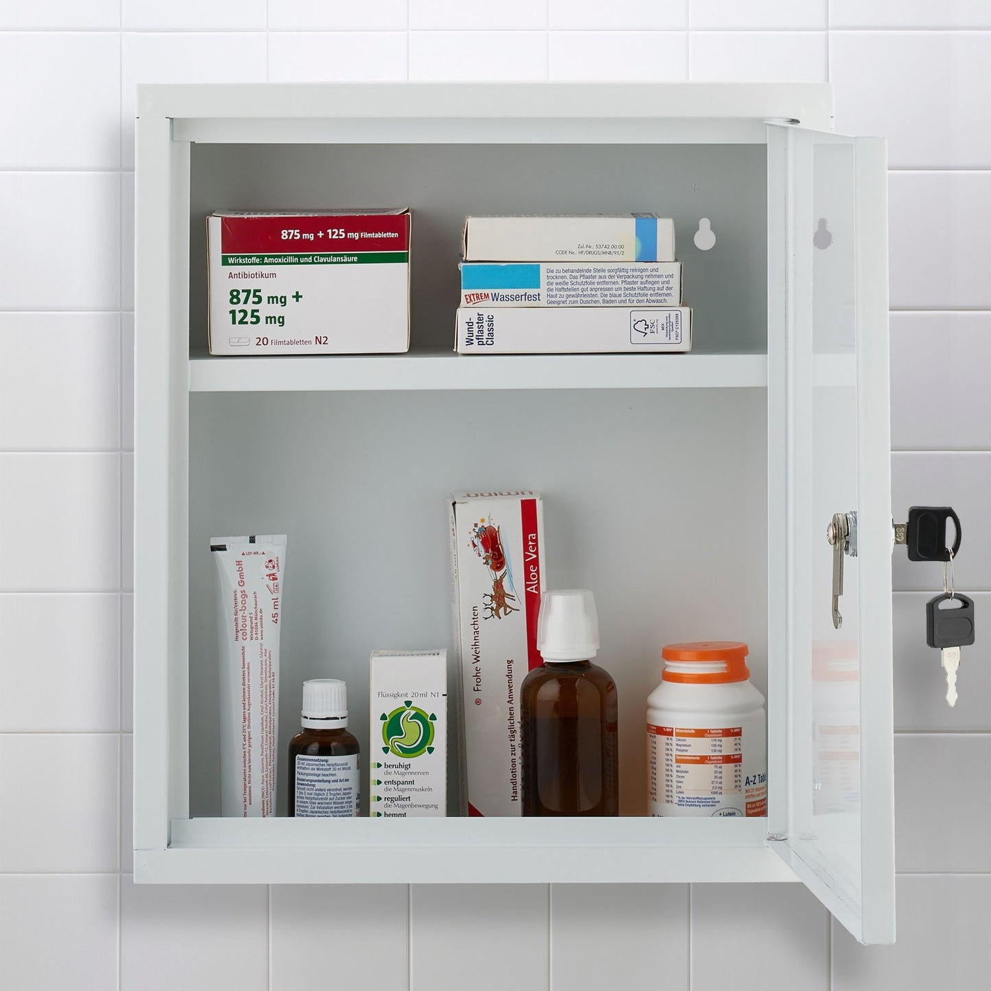 Lockable medicine cabinet