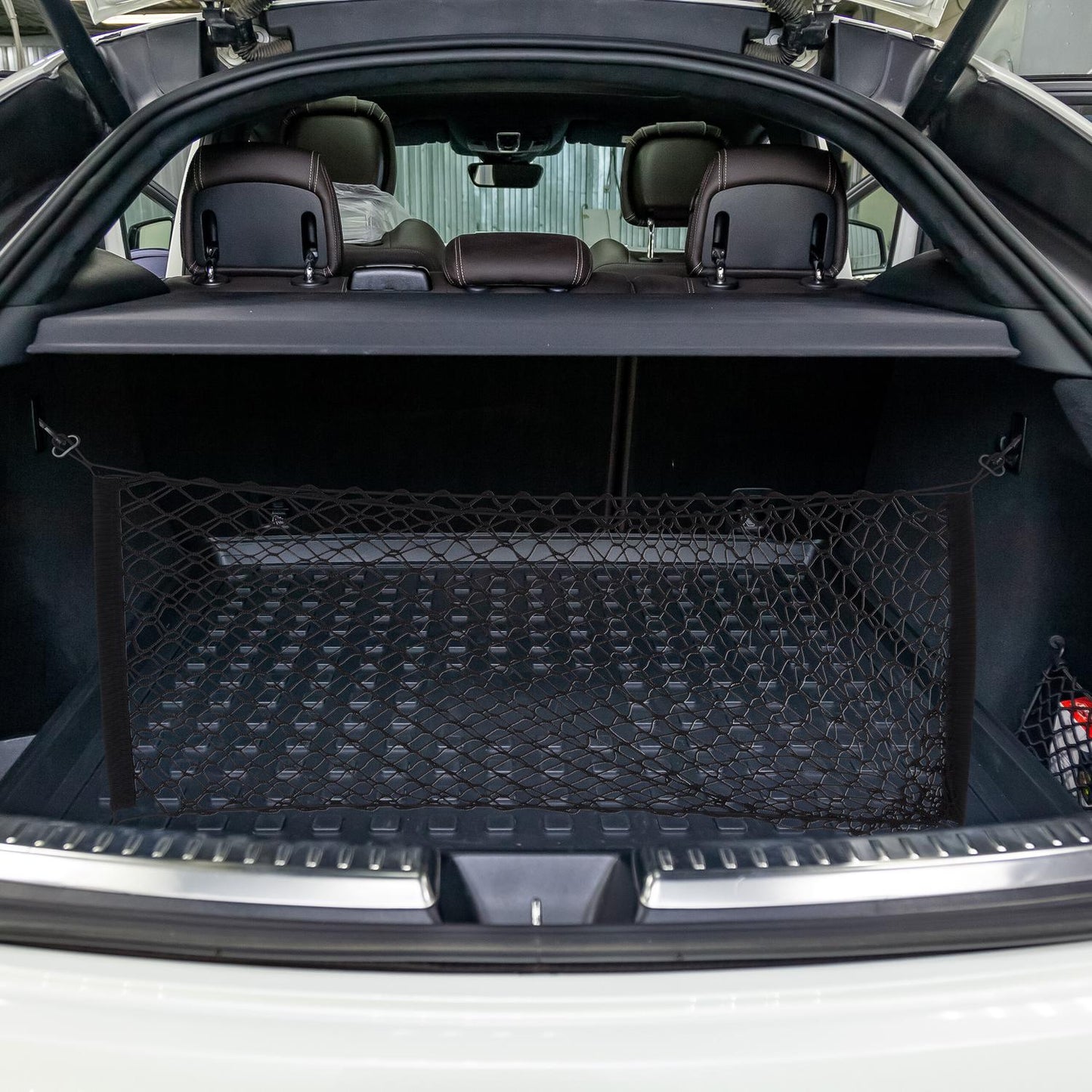 Luggage net for the car