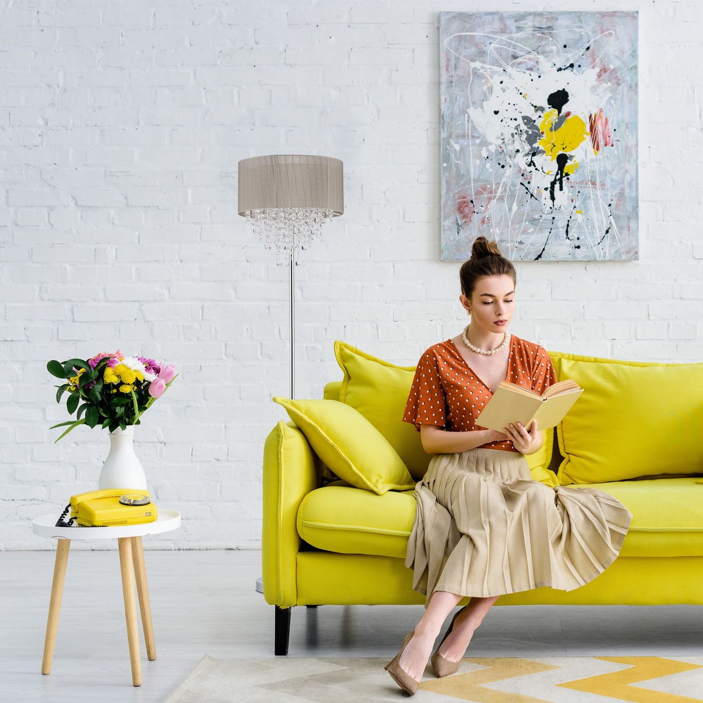 Luxurious floor lamp