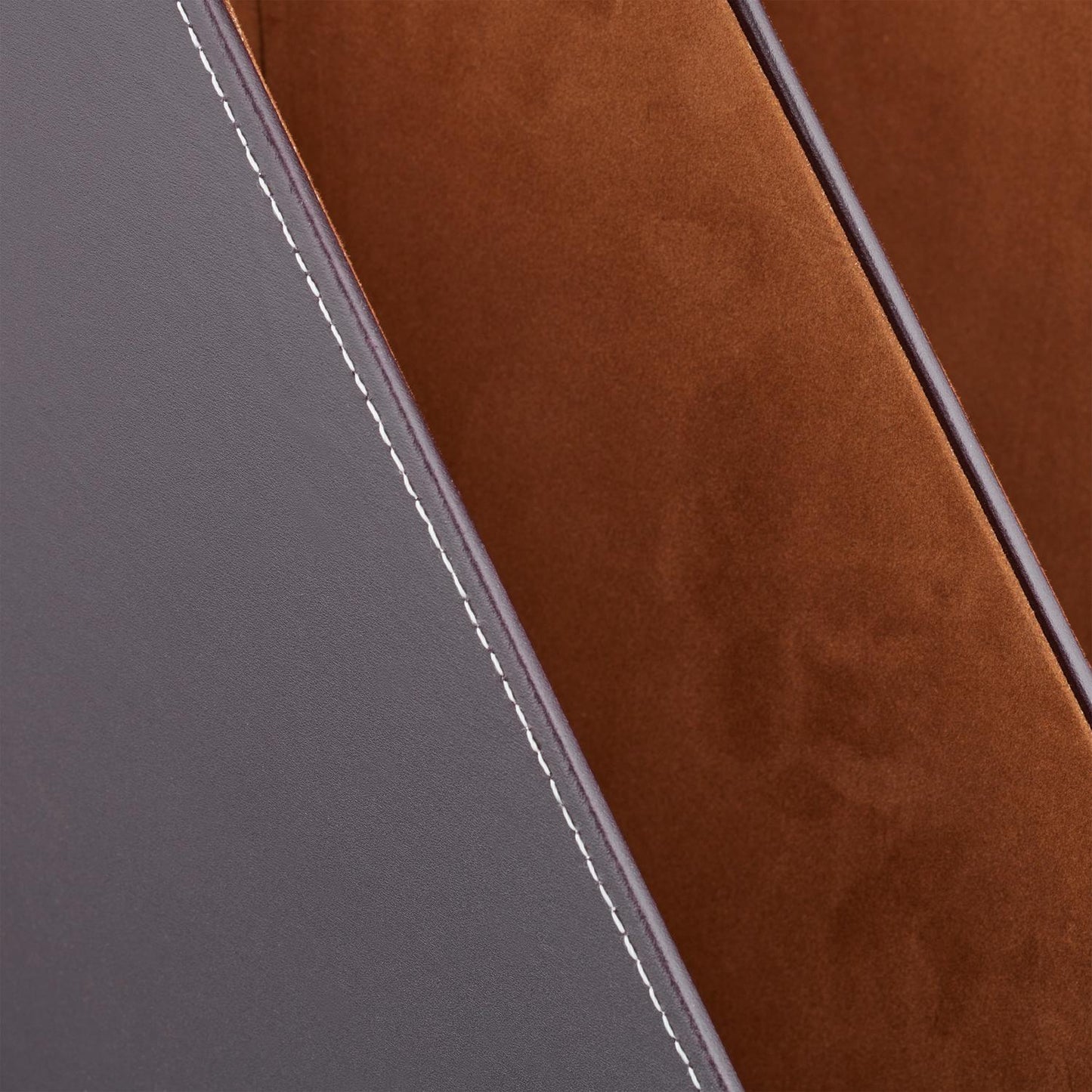 Magazine collector with 4 compartments