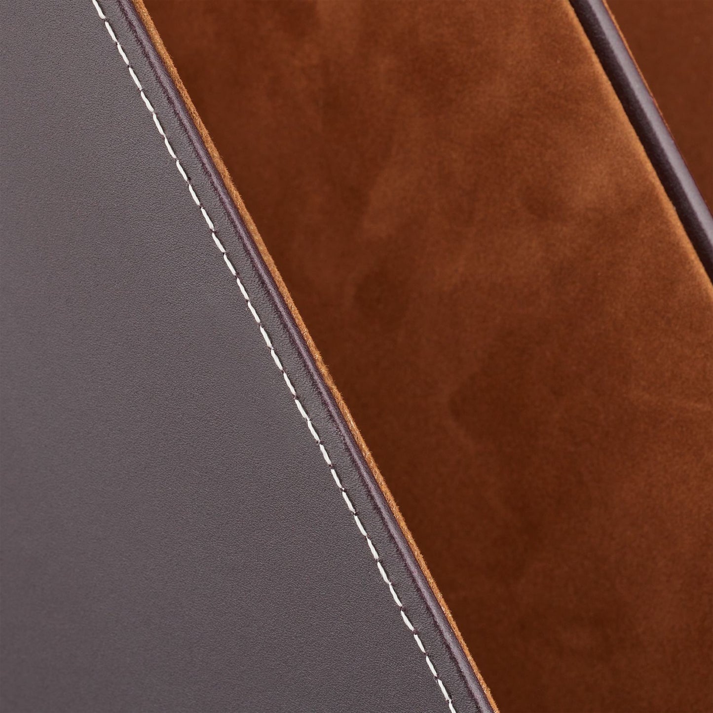 Magazine collector with 4 compartments