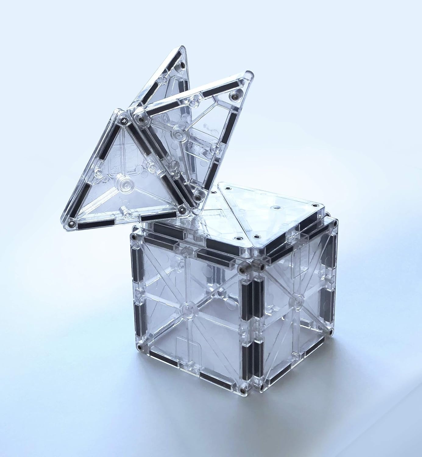 Magna-Tiles Magnet Constructor Set Ice 16 Pcs