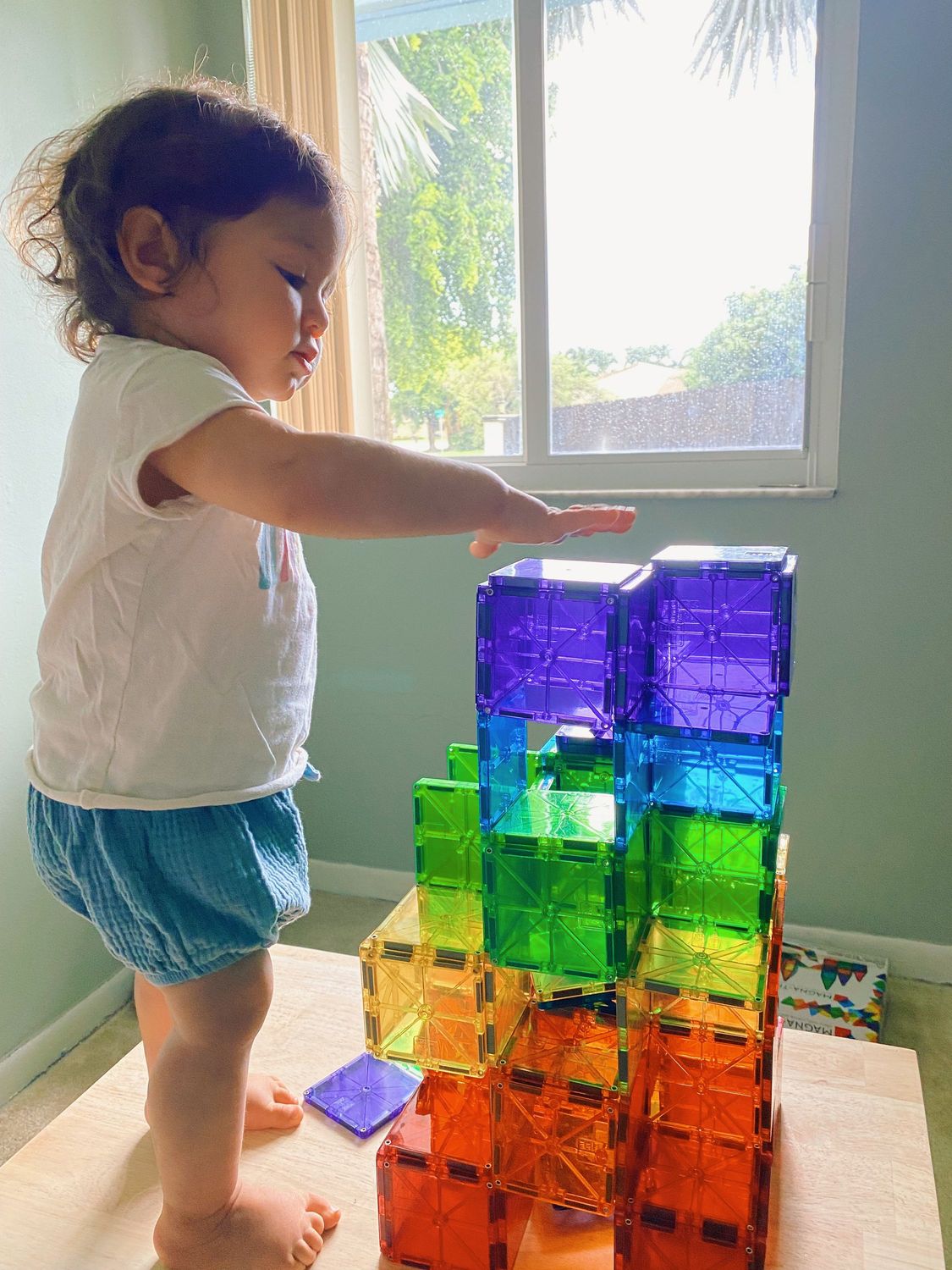 Magna-Tiles Magnetic Building Tiles Clear Colors, 32 Pcs
