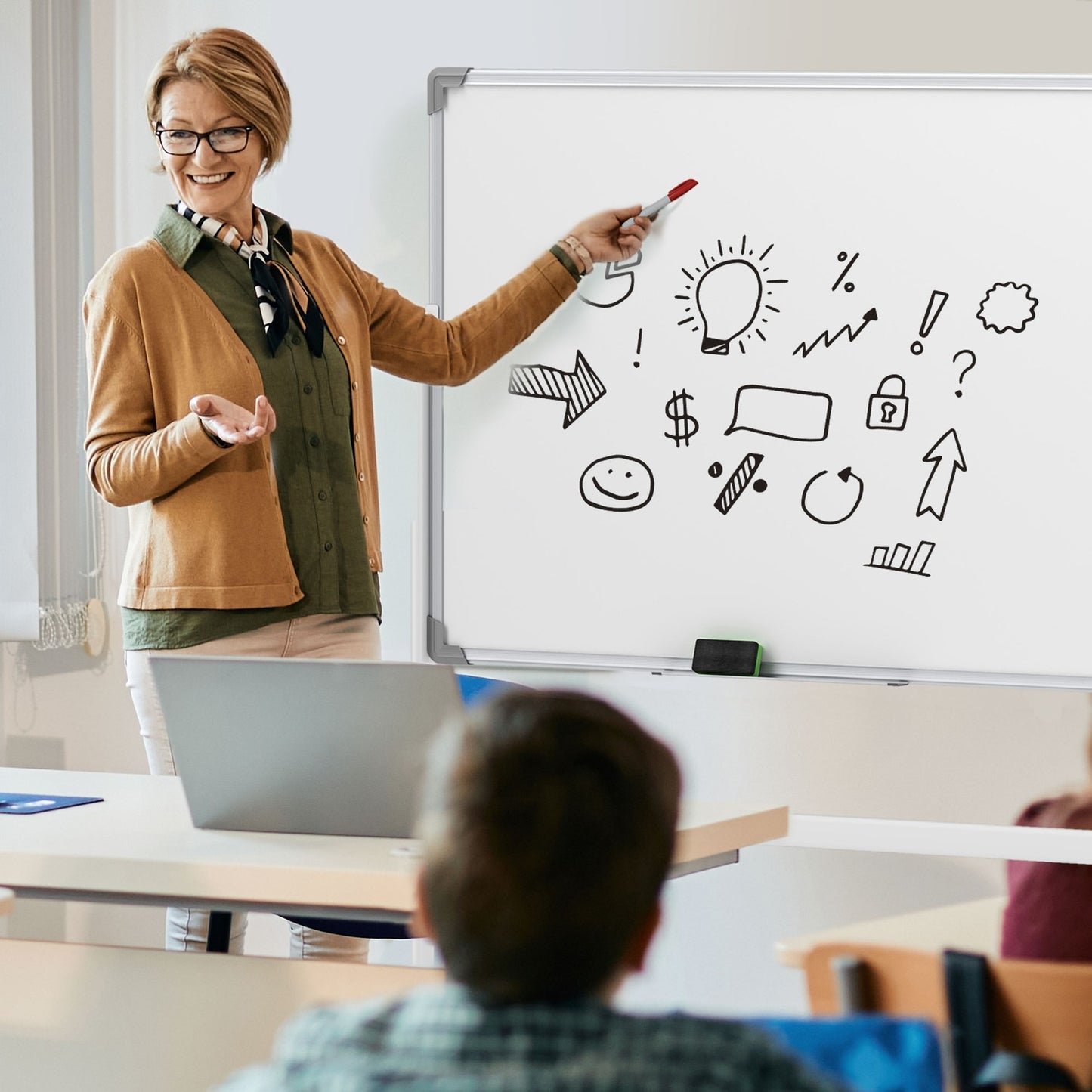 Double-sided whiteboard 120x90 cm with stand & wheels