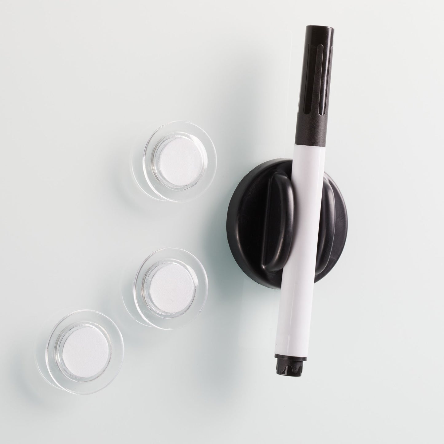 Magnetic board in black glass