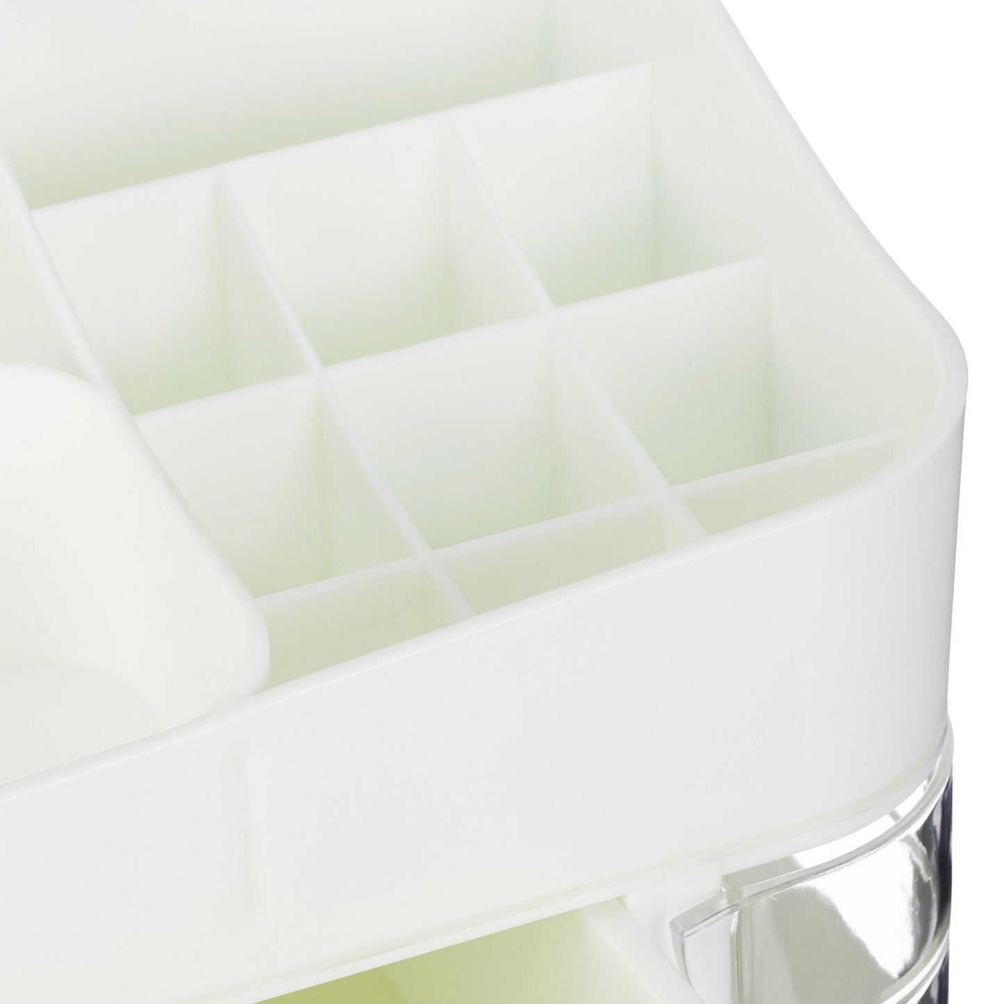 Makeup storage with drawers