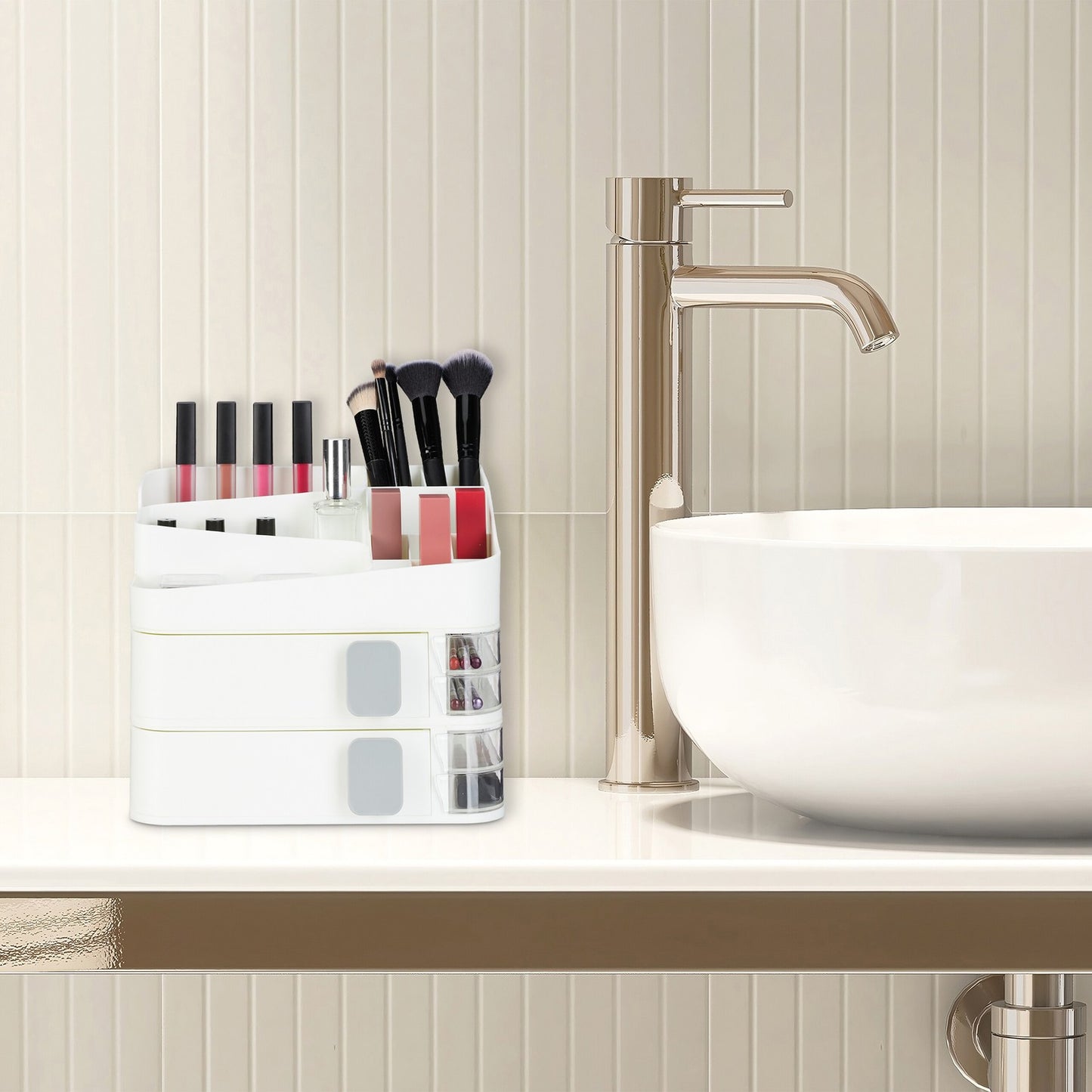 Makeup storage with drawers