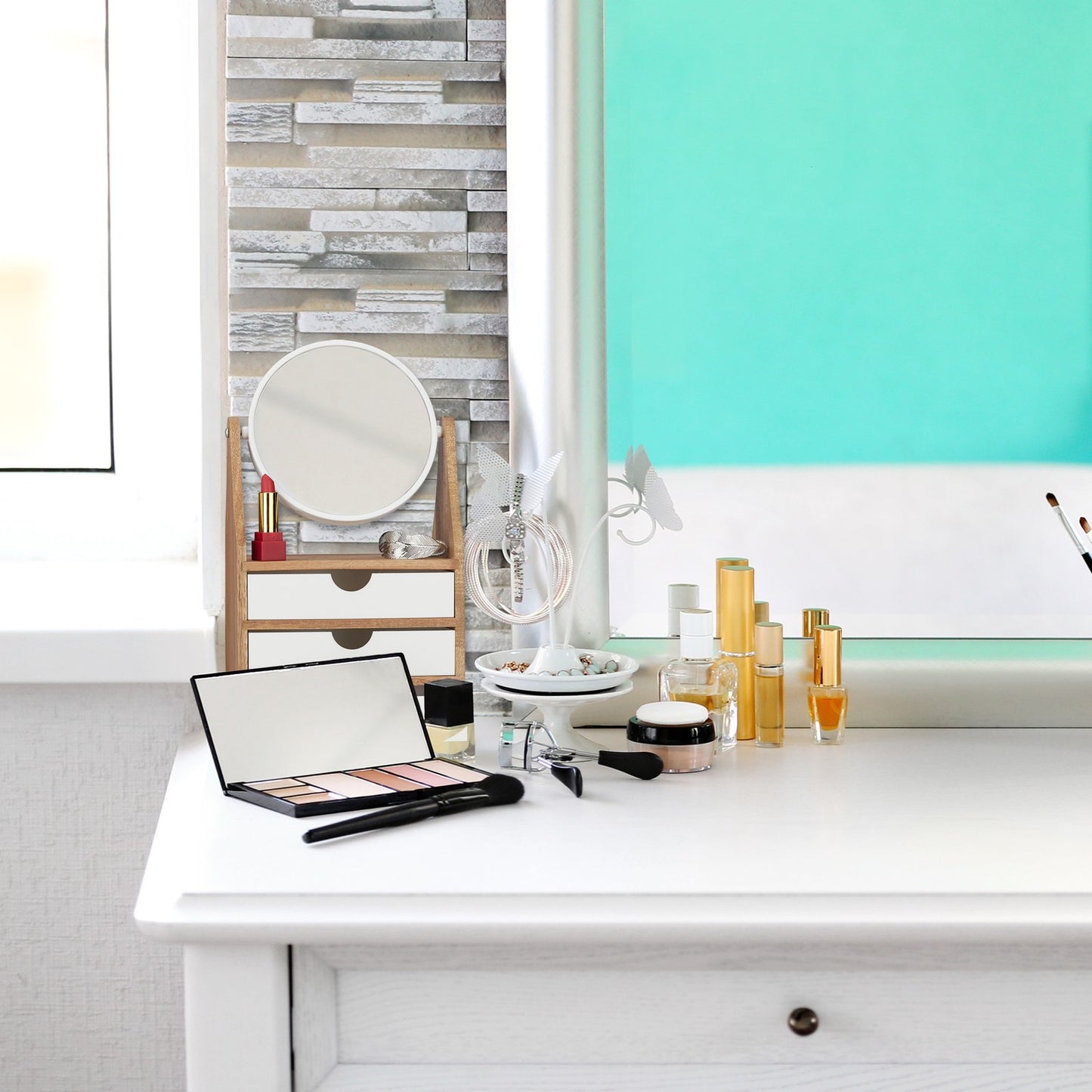 Makeup storage with mirror