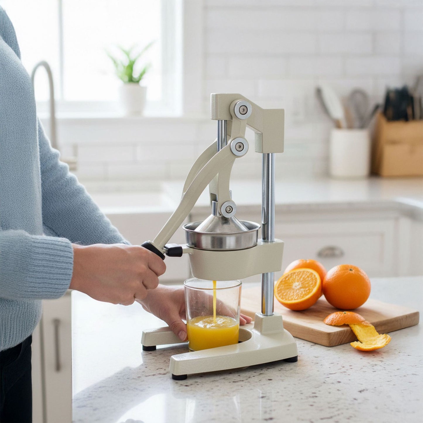 Manual Citrus Press, Cast-Iron, Stainless Steel Sieve
