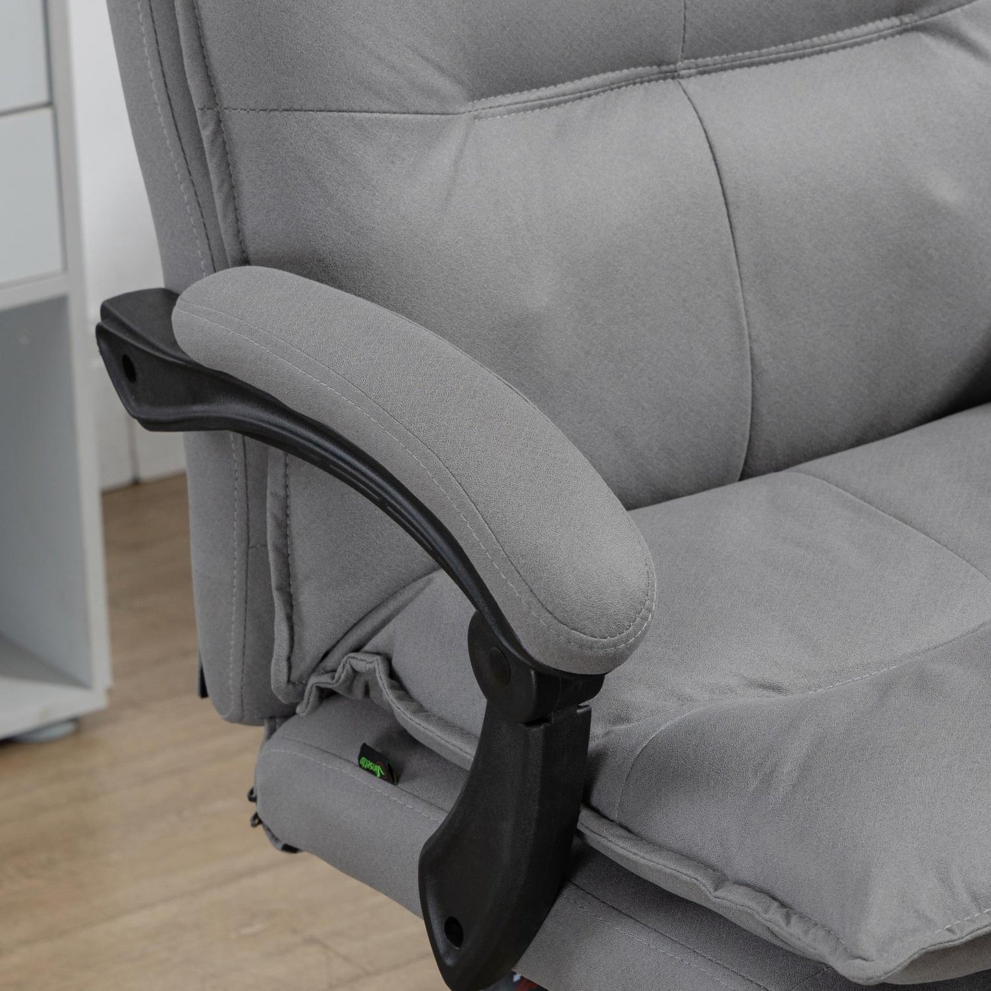 Ergonomic office chair with heating, tilt, footrest, adjustable height
