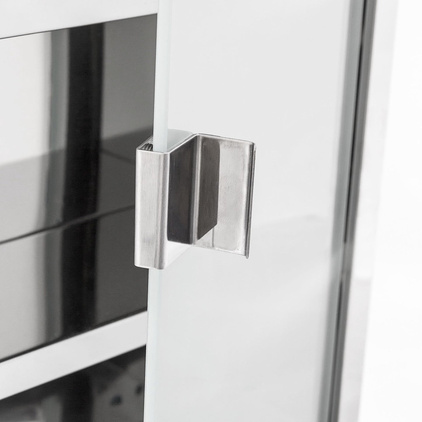 Medicine cabinet in stainless steel