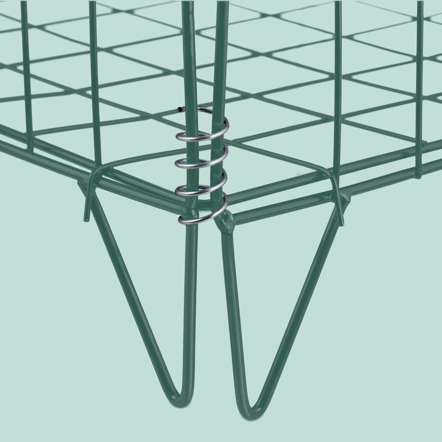 Metal compost with floor grate