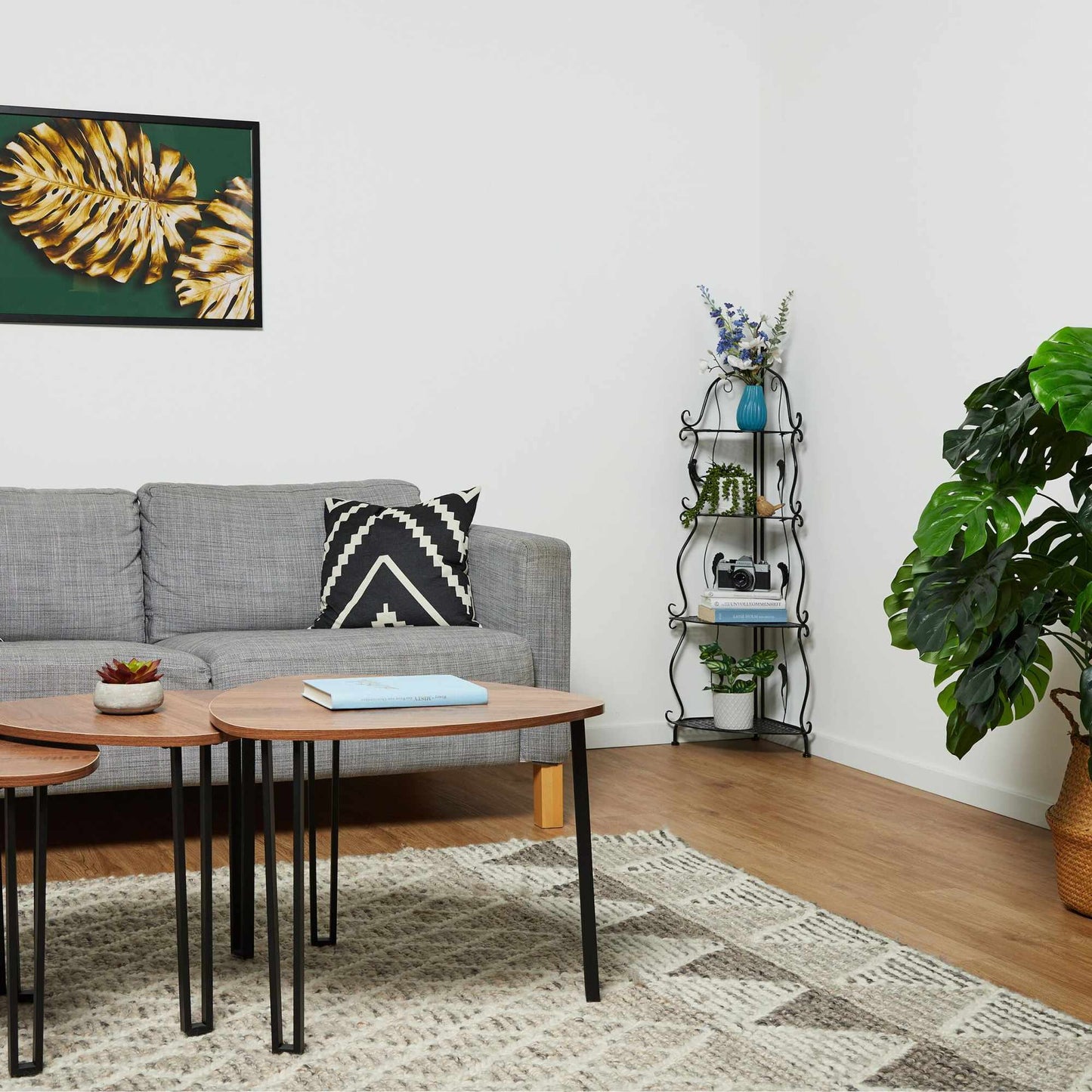 Metal corner shelf with 4 shelves