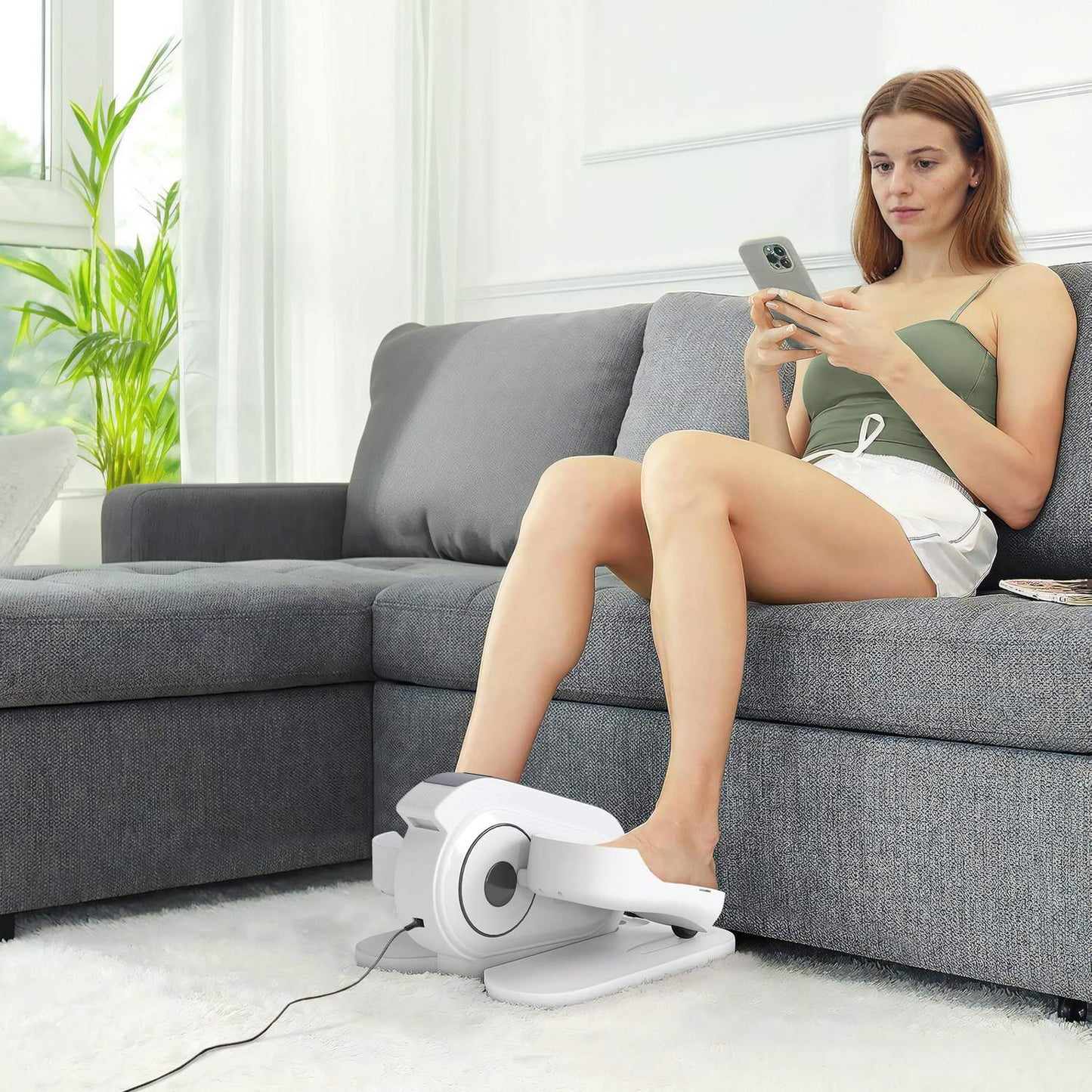 Elliptical trainer under the desk with 10 speed levels and LCD