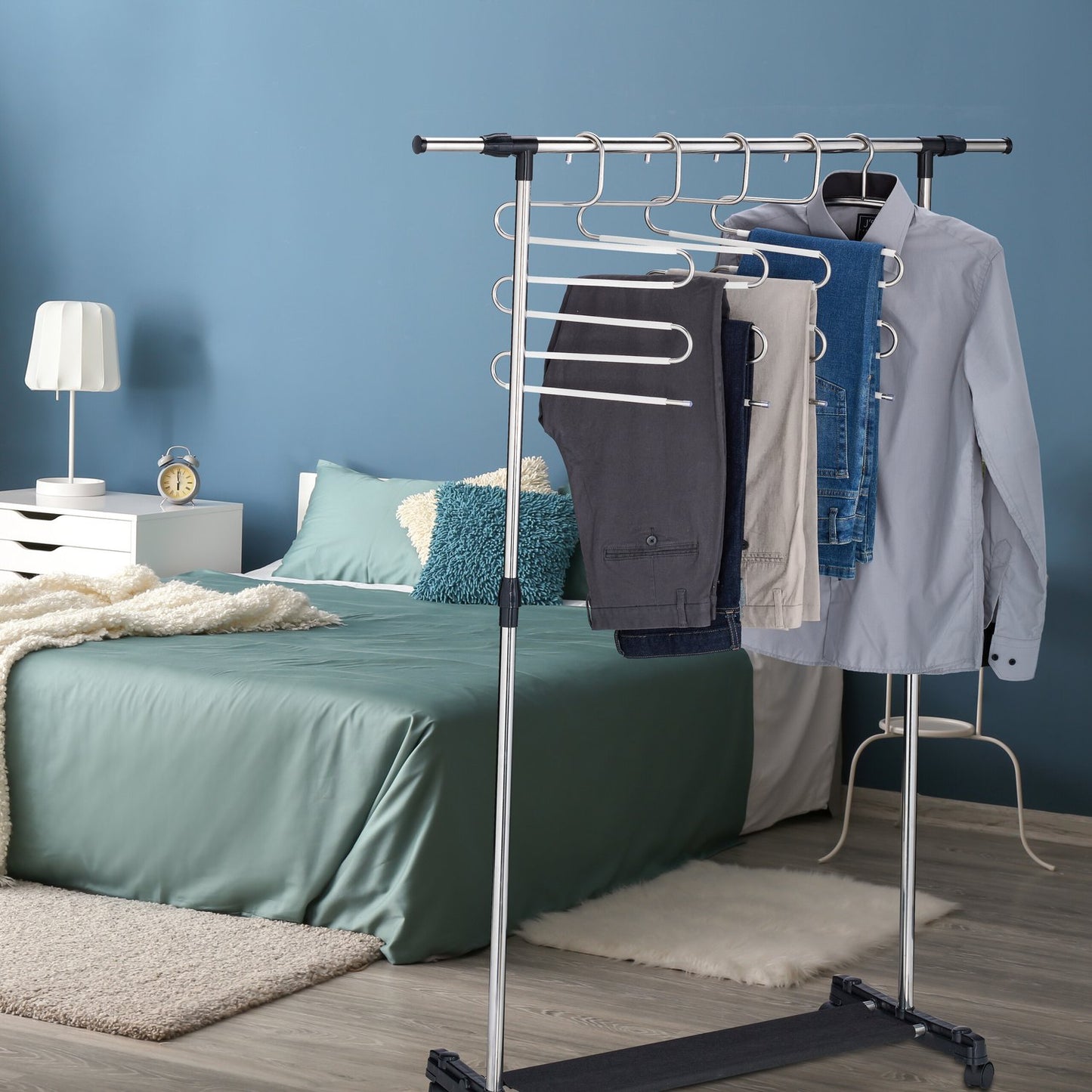 Multiple trouser hangers set of 4
