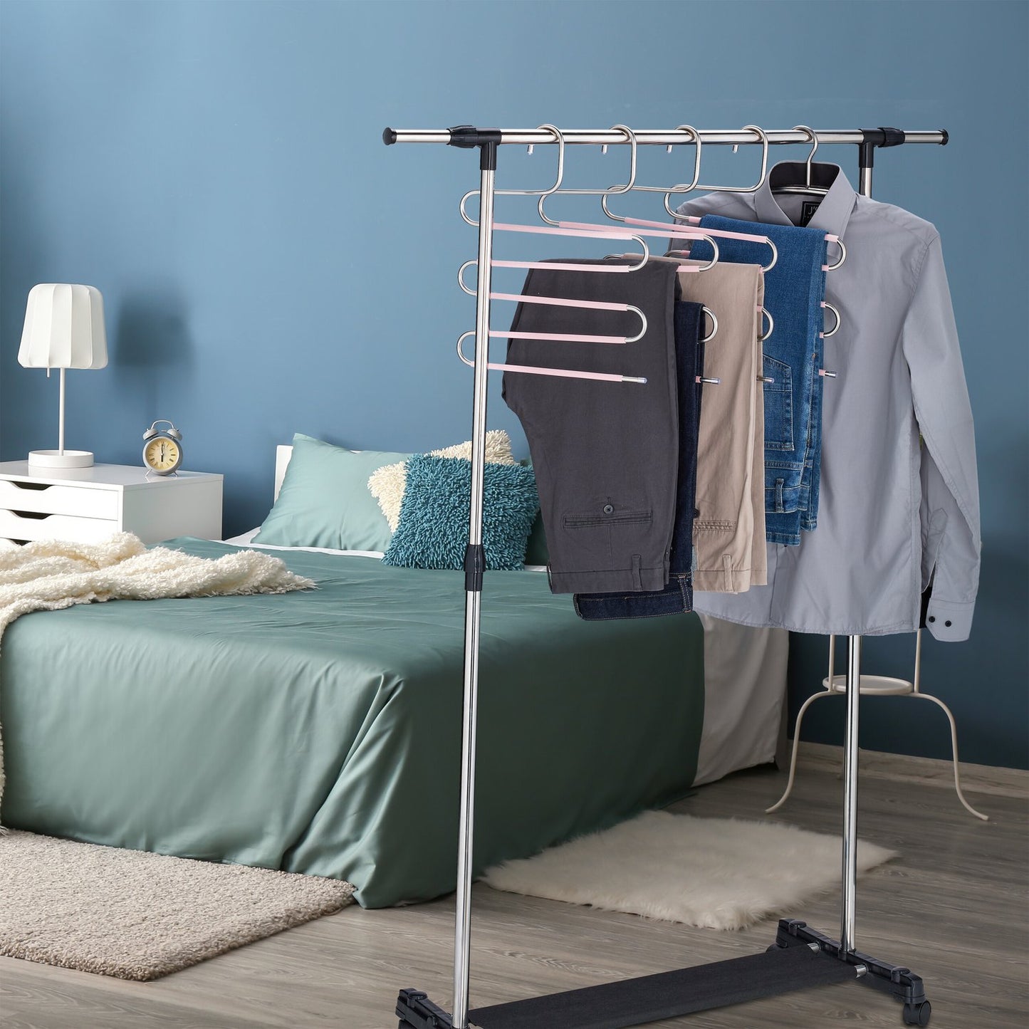 Multiple trouser hangers set of 4