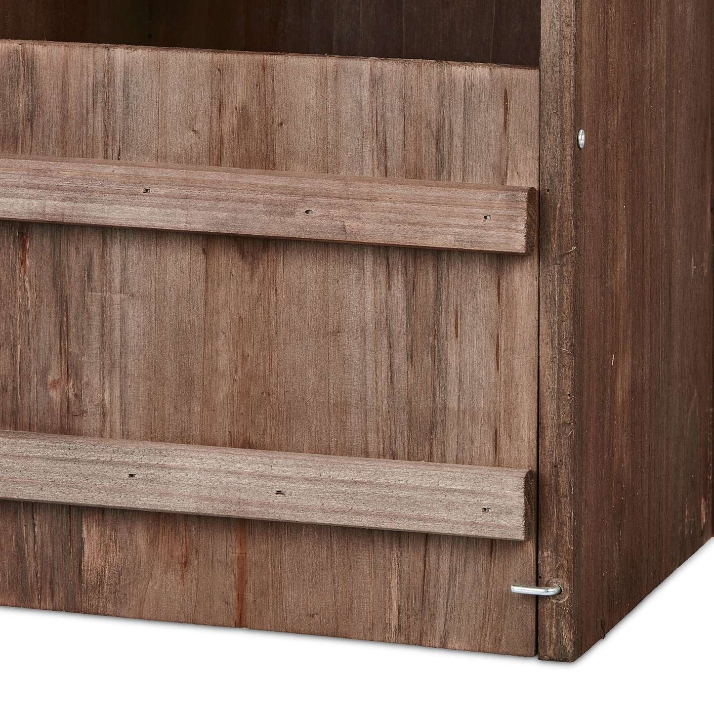 Nesting box for birds that nest in semi-cavities