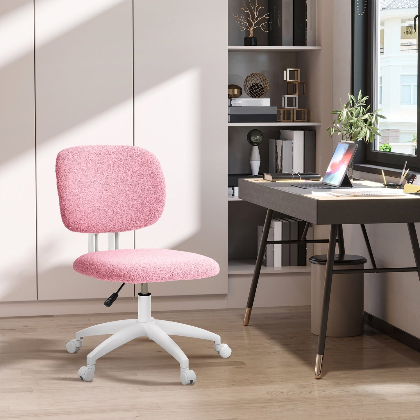 Ergonomic office chair in pink velvet - adjustable in height
